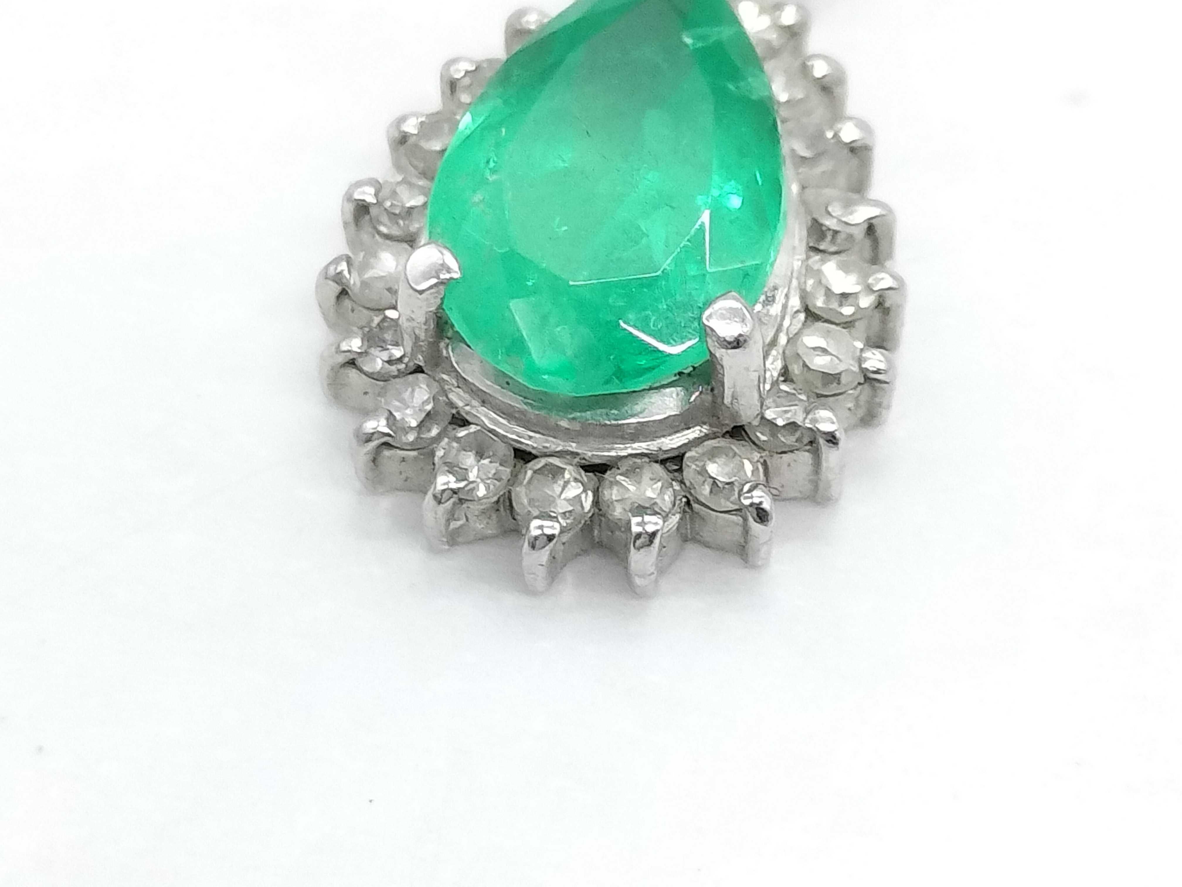Pt900 Pear Shaped Emerald and Diamond Halo Pendant