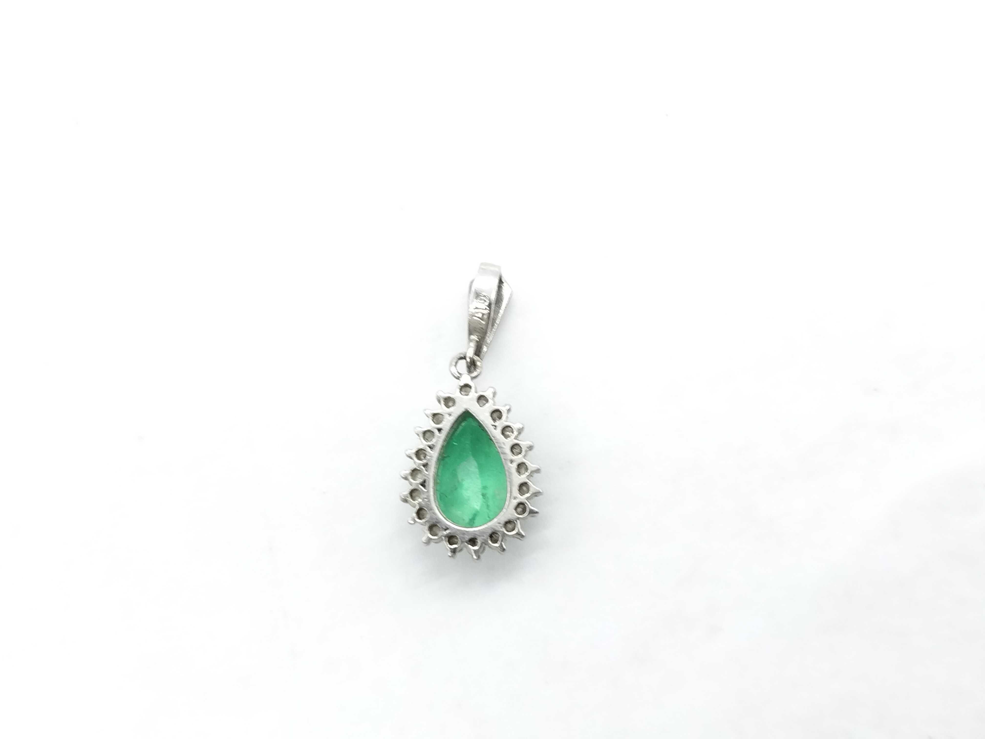 Pt900 Pear Shaped Emerald and Diamond Halo Pendant
