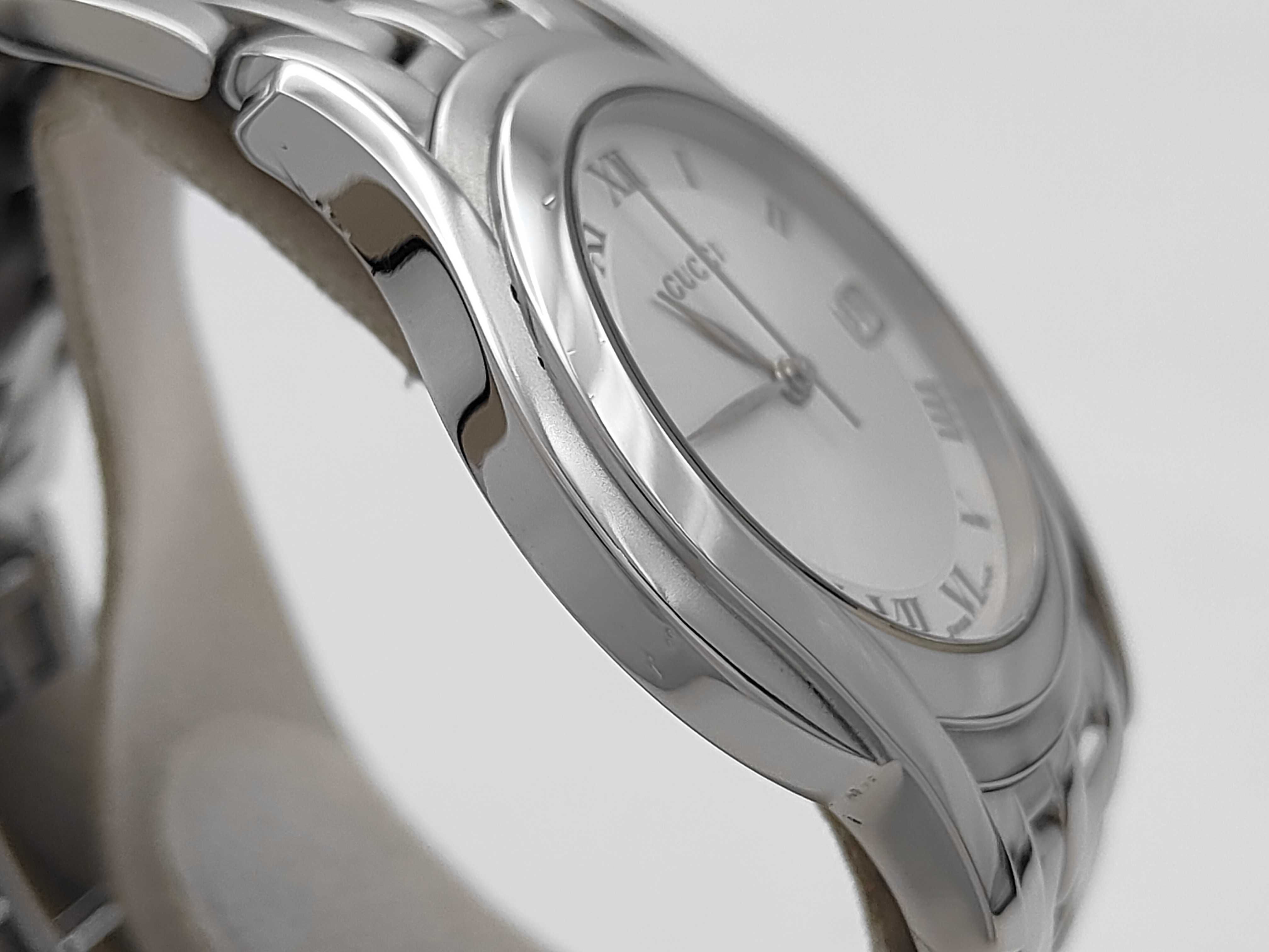 Gucci 5500 M Stainless Steel Quartz Wristwatch
