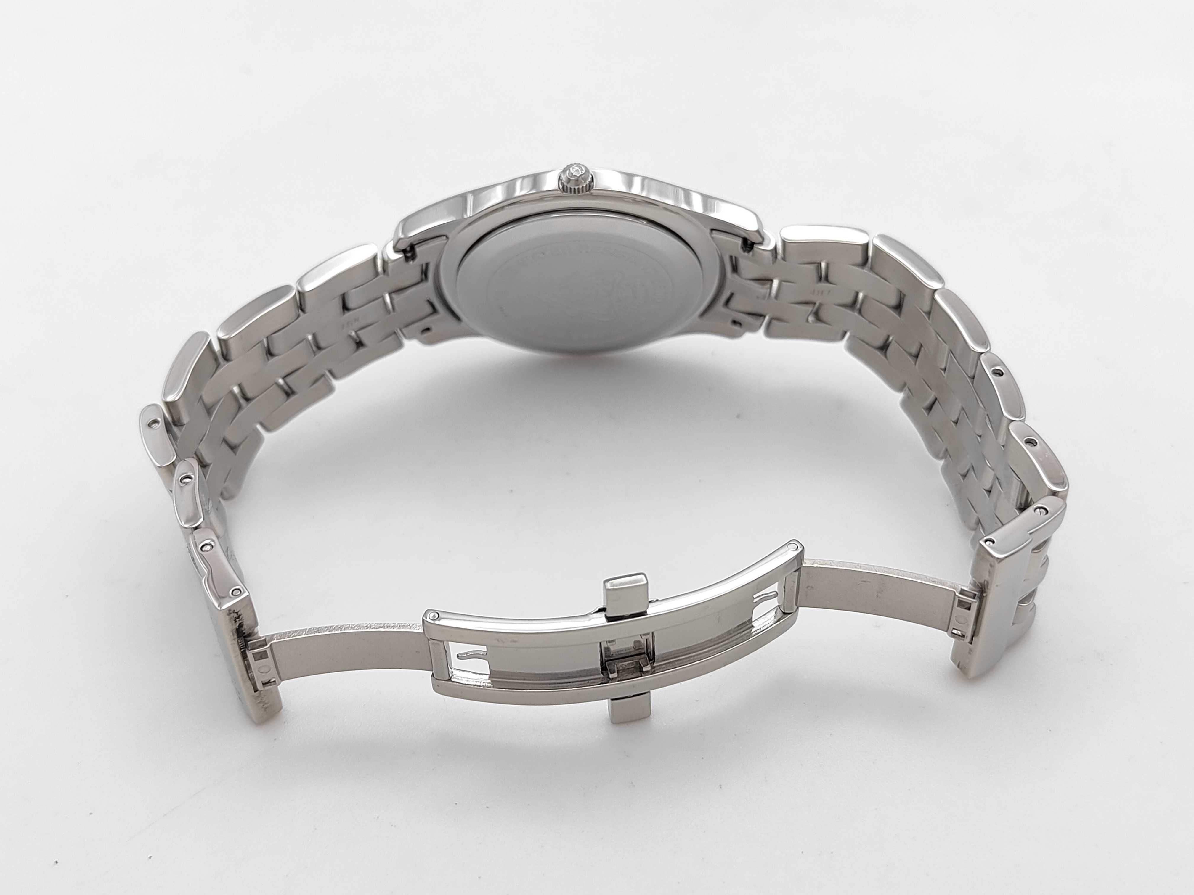 Gucci 5500 M Stainless Steel Quartz Wristwatch