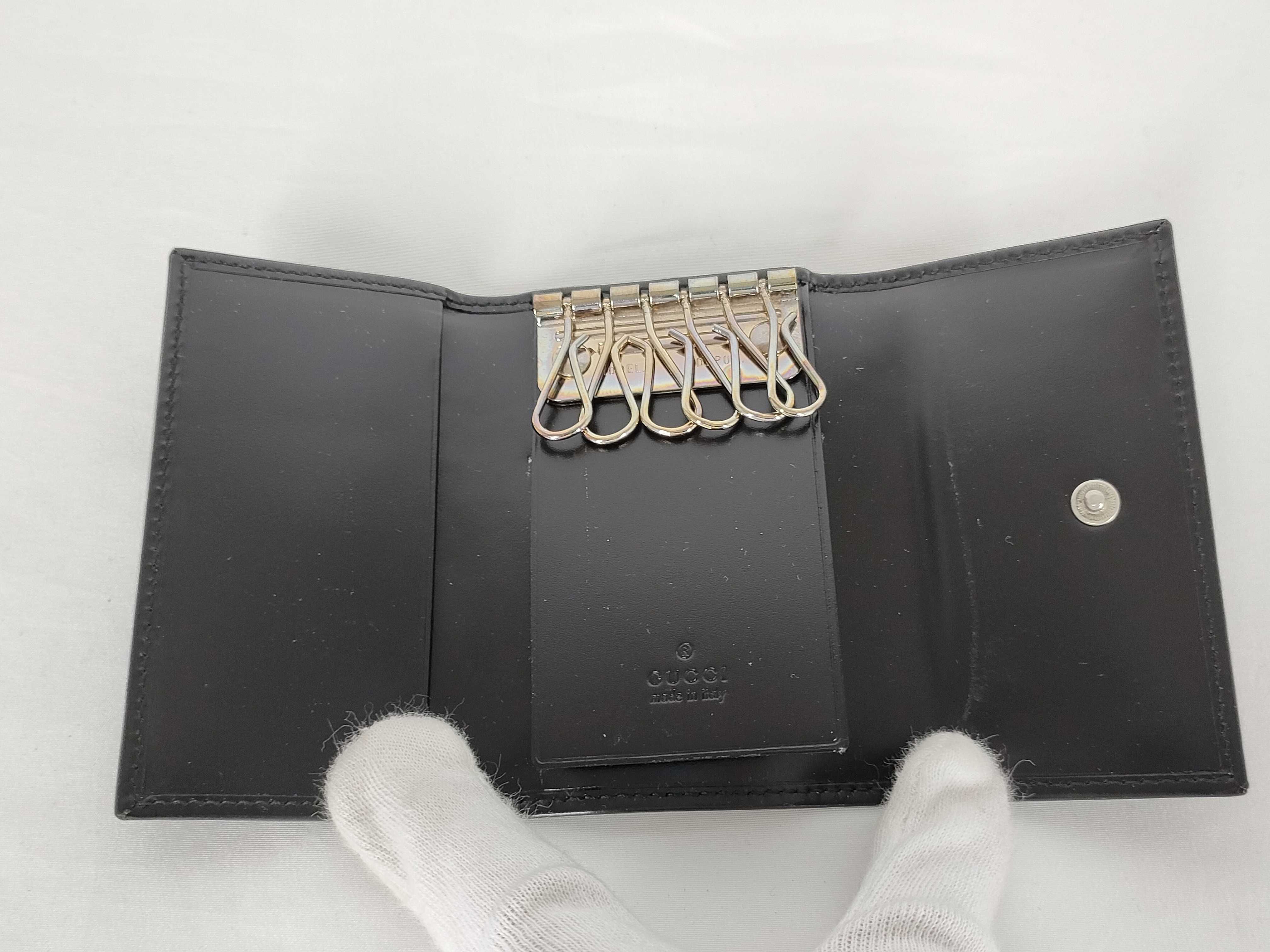 Gucci Black Leather Key Case with Interlocking G Hardware - Excellent Condition