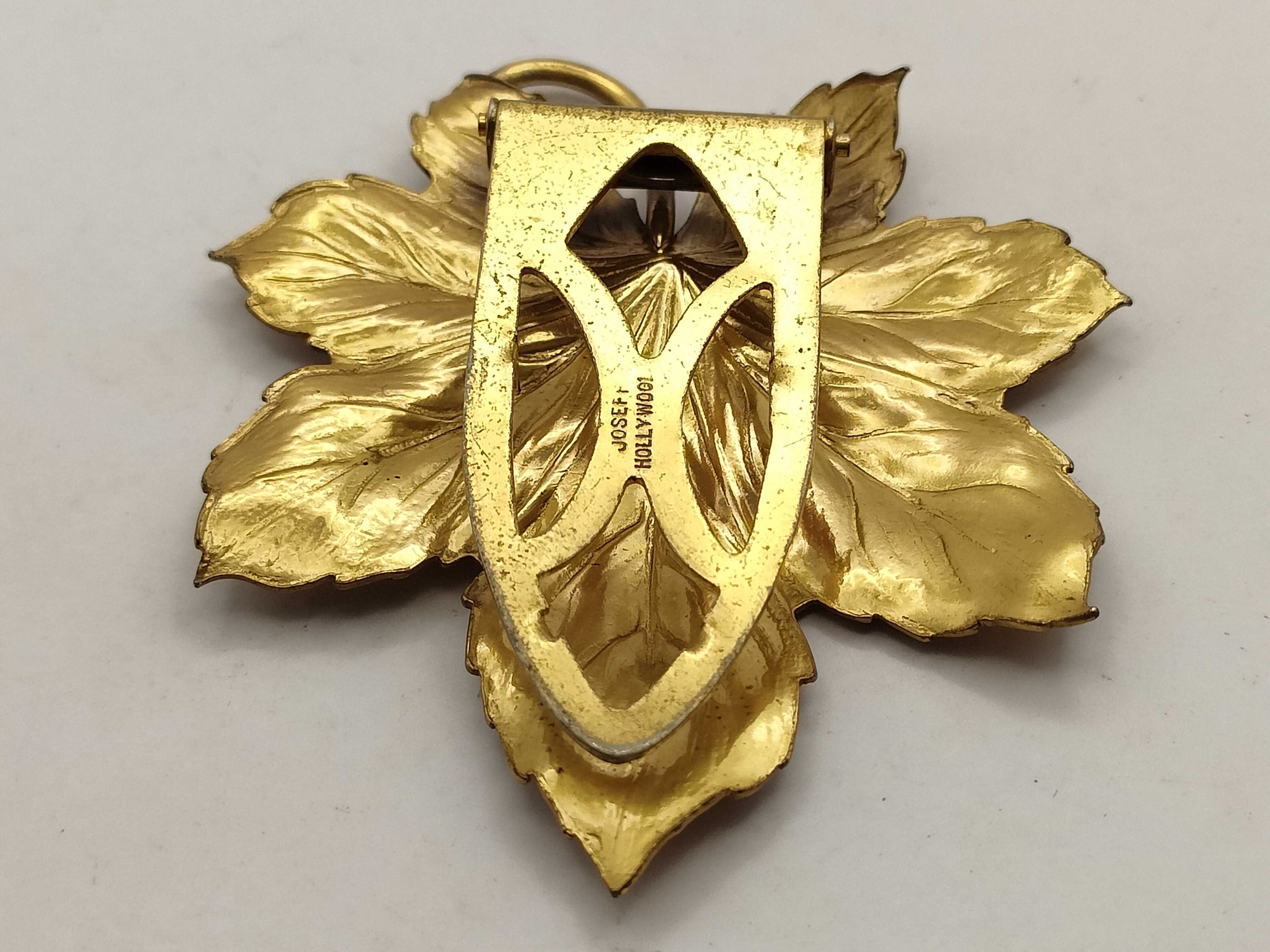 Joseff of Hollywood Antiqued Gold Tone Maple Leaf Fur Clip