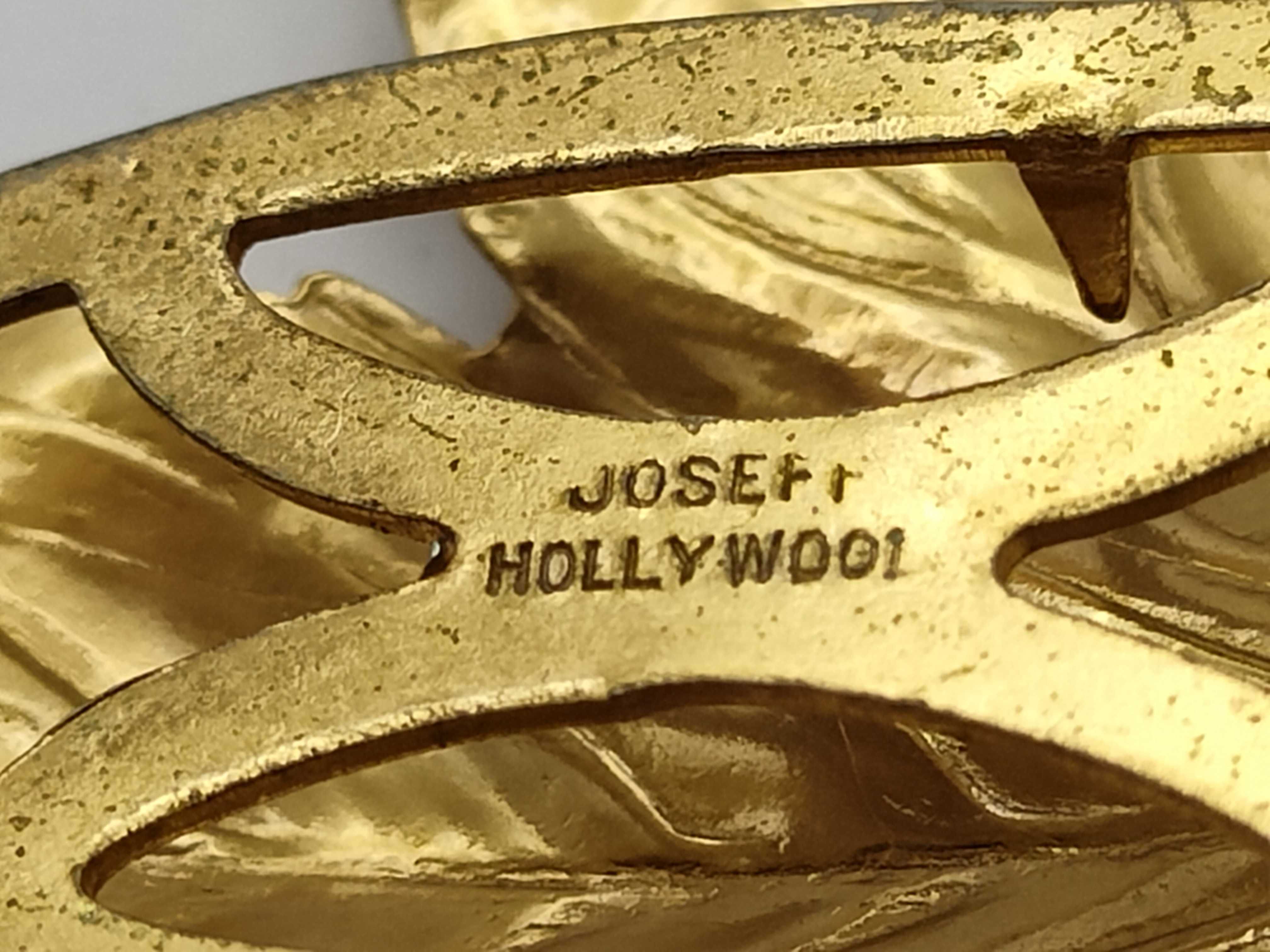 Joseff of Hollywood Antiqued Gold Tone Maple Leaf Fur Clip