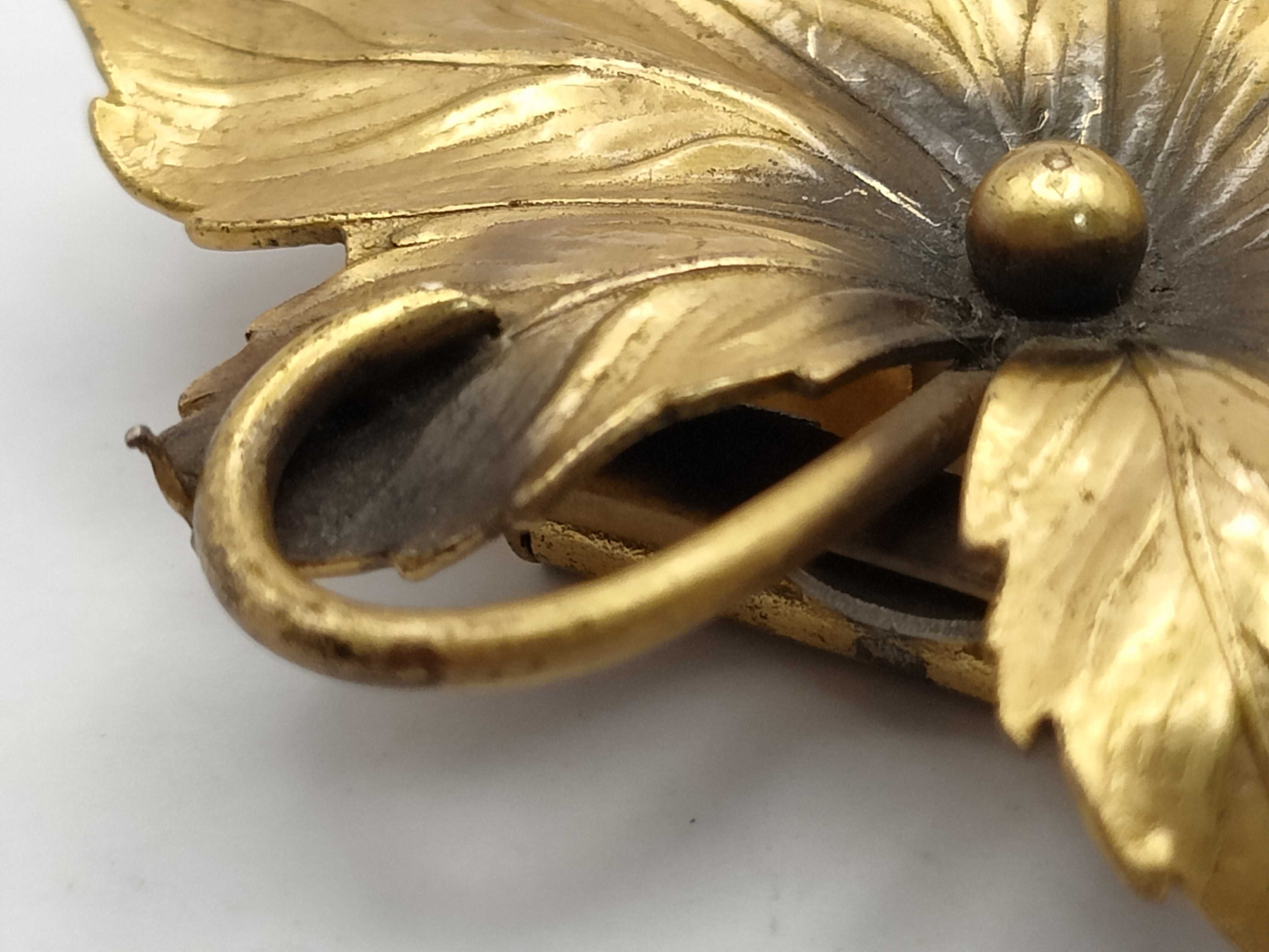Joseff of Hollywood Antiqued Gold Tone Maple Leaf Fur Clip
