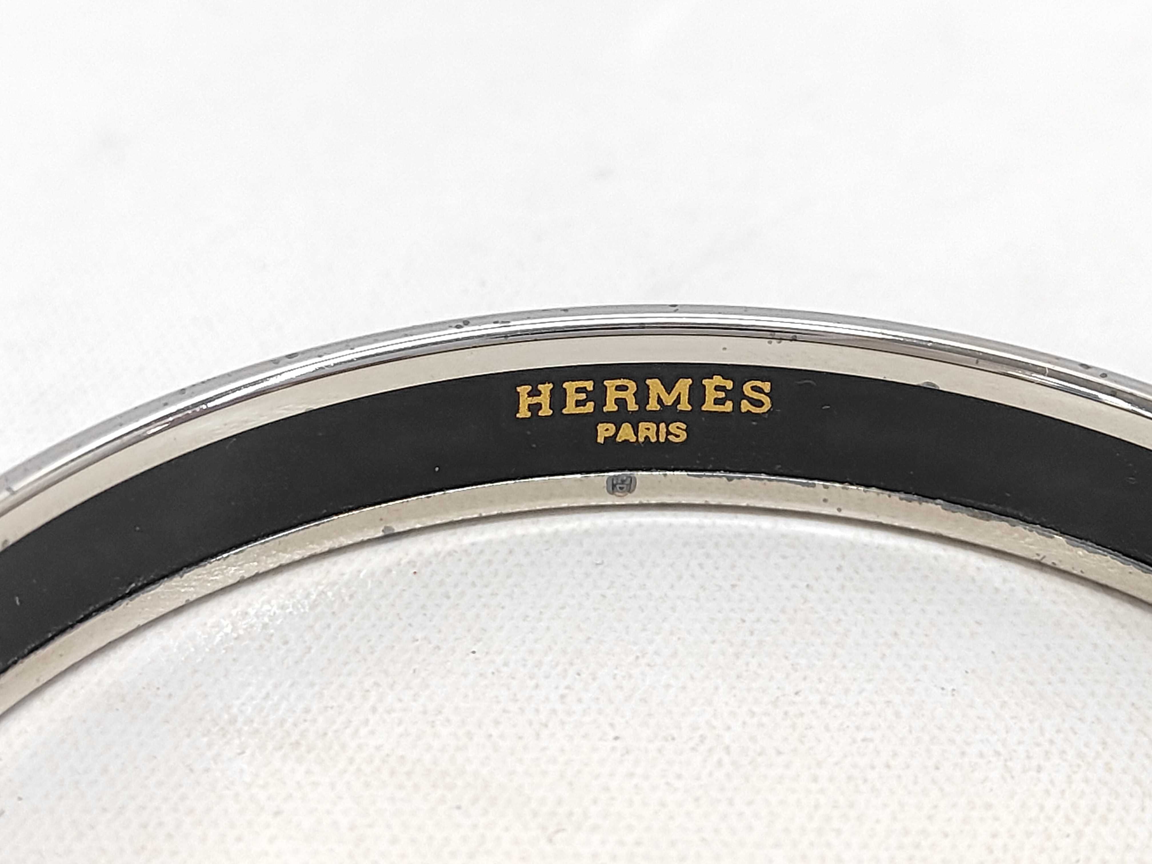 Vintage Hermes Narrow Enamel Bangle with Belt and Buckle Motif