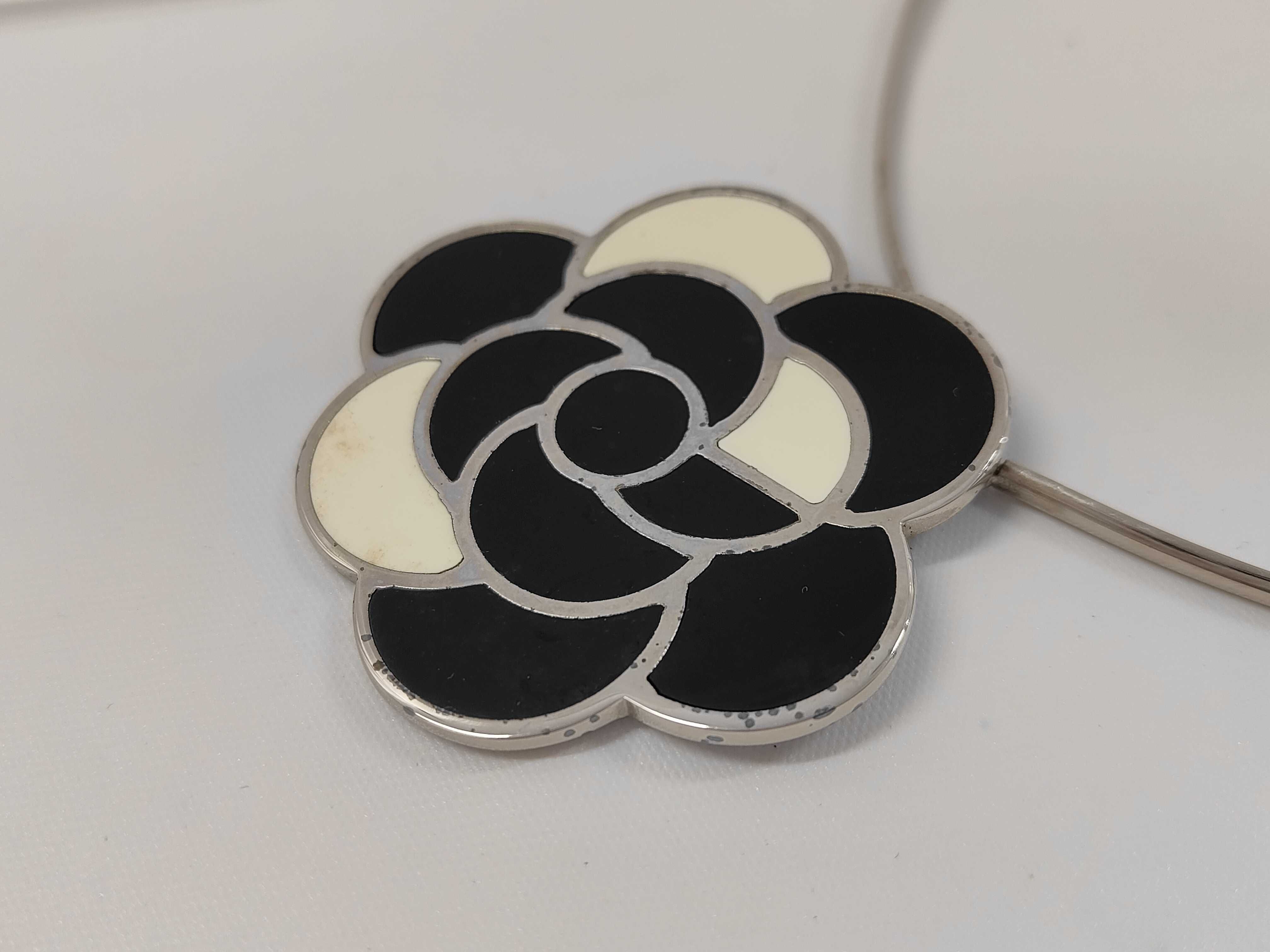 1998 Chanel Spring Collection Cameilla Flower Collar Necklace