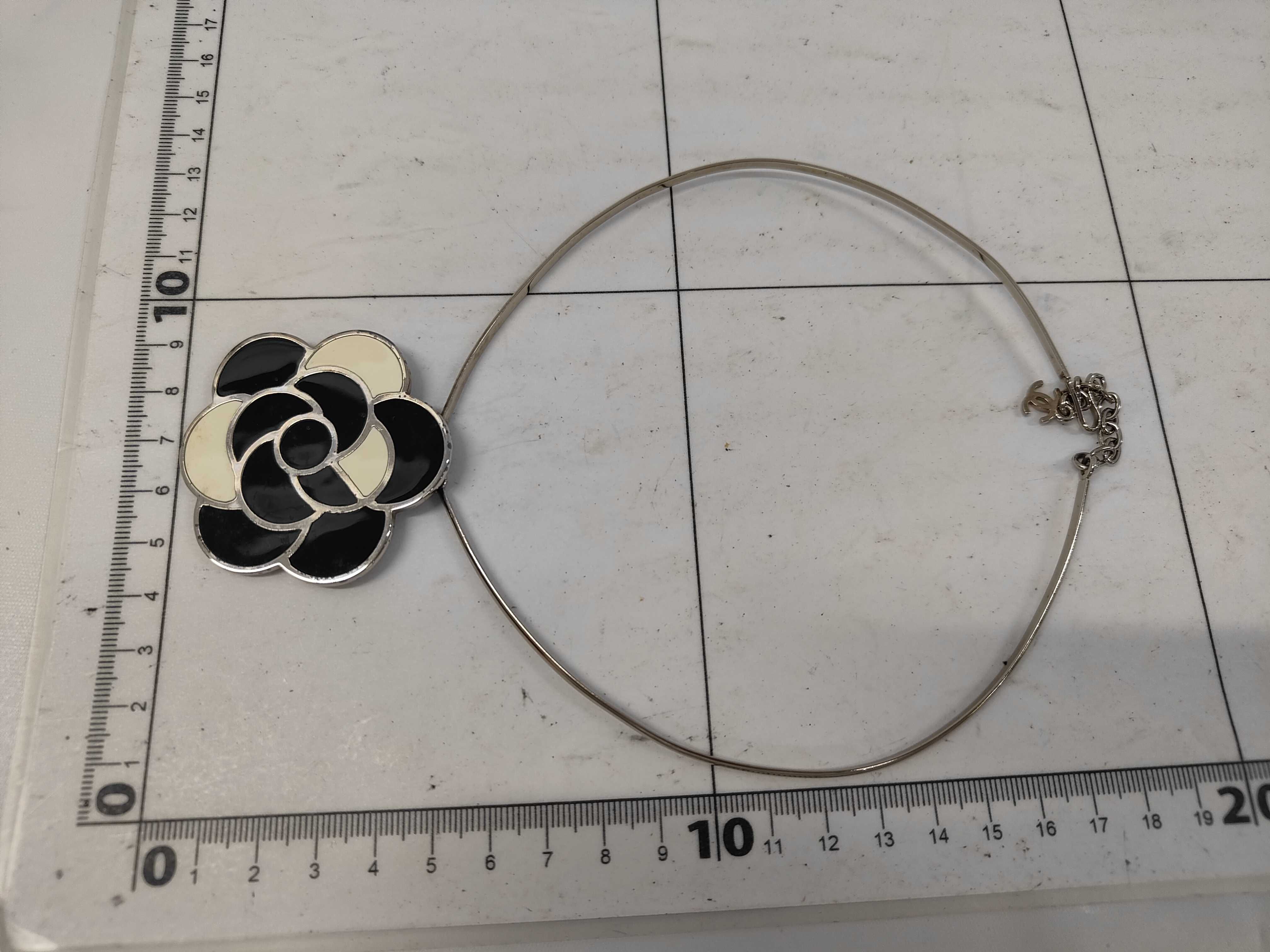 1998 Chanel Spring Collection Cameilla Flower Collar Necklace
