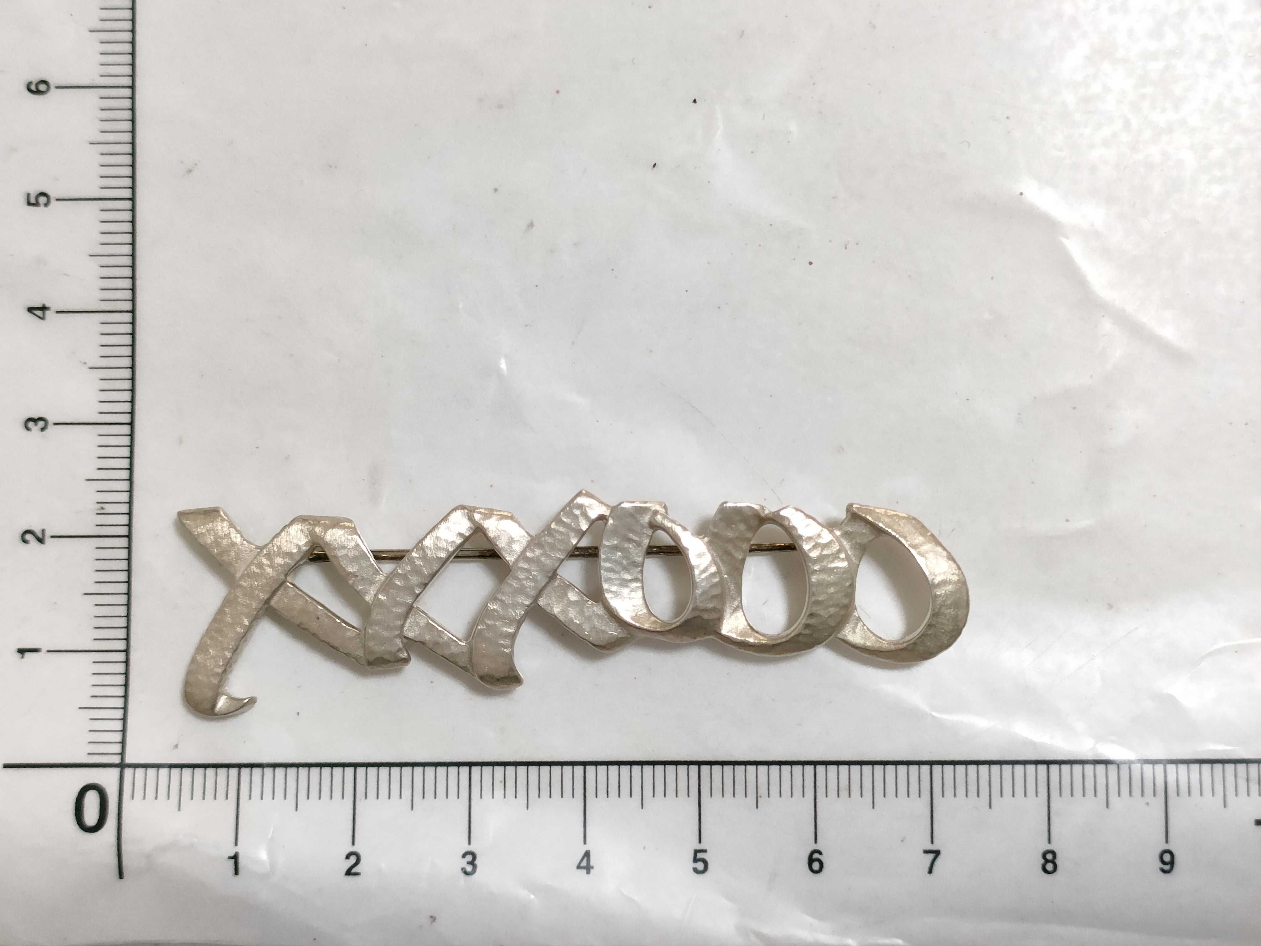 Tiffany & Co. Paloma Picasso Sterling Silver Hugs and Kisses Brooch+J187