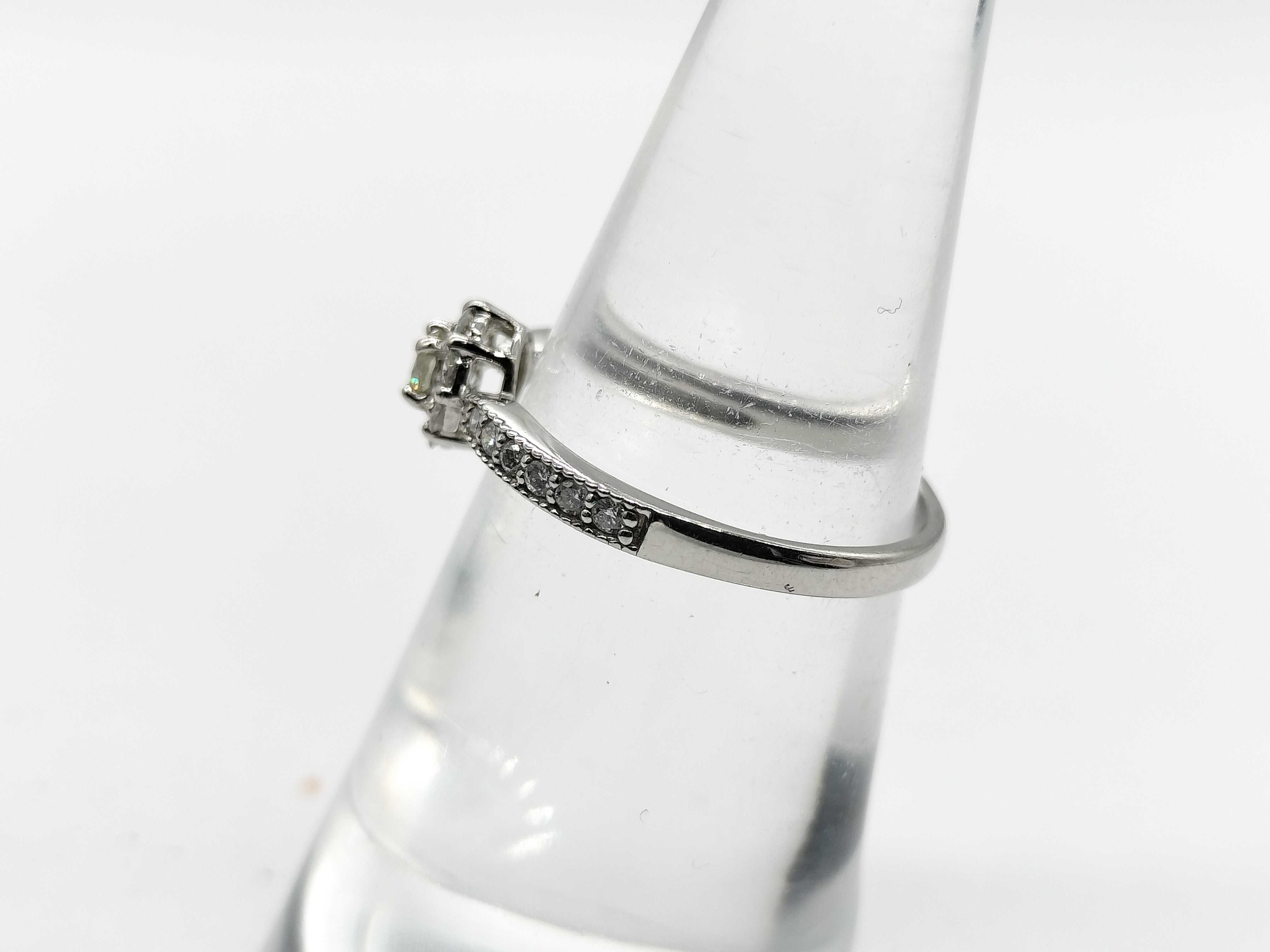 Platinum Diamond Halo Cluster Ring