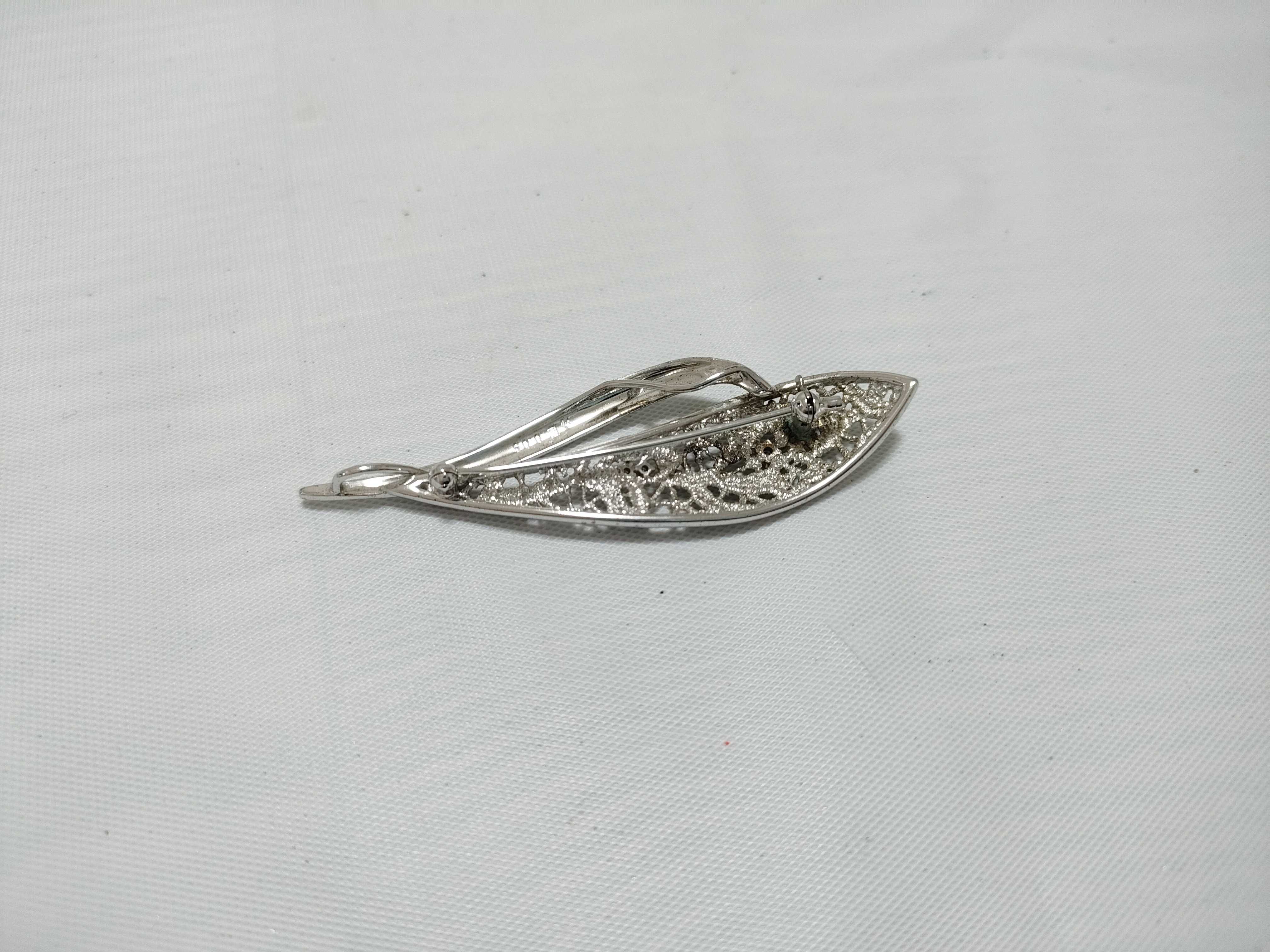 Sarah Coventry Vintage Silver Tone Rhinestone Leaf Brooch