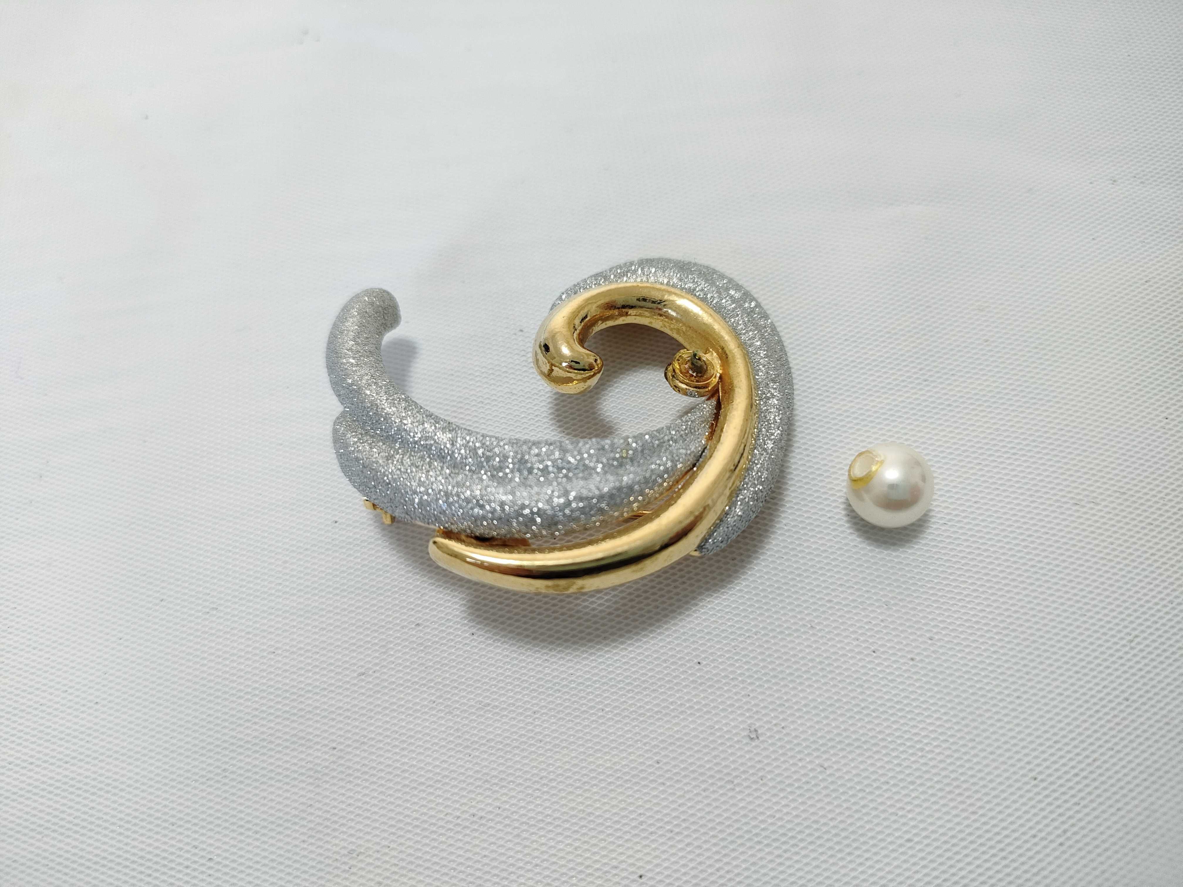 Seven Sterling Silver Vintage and Contemporary Pearl Brooches