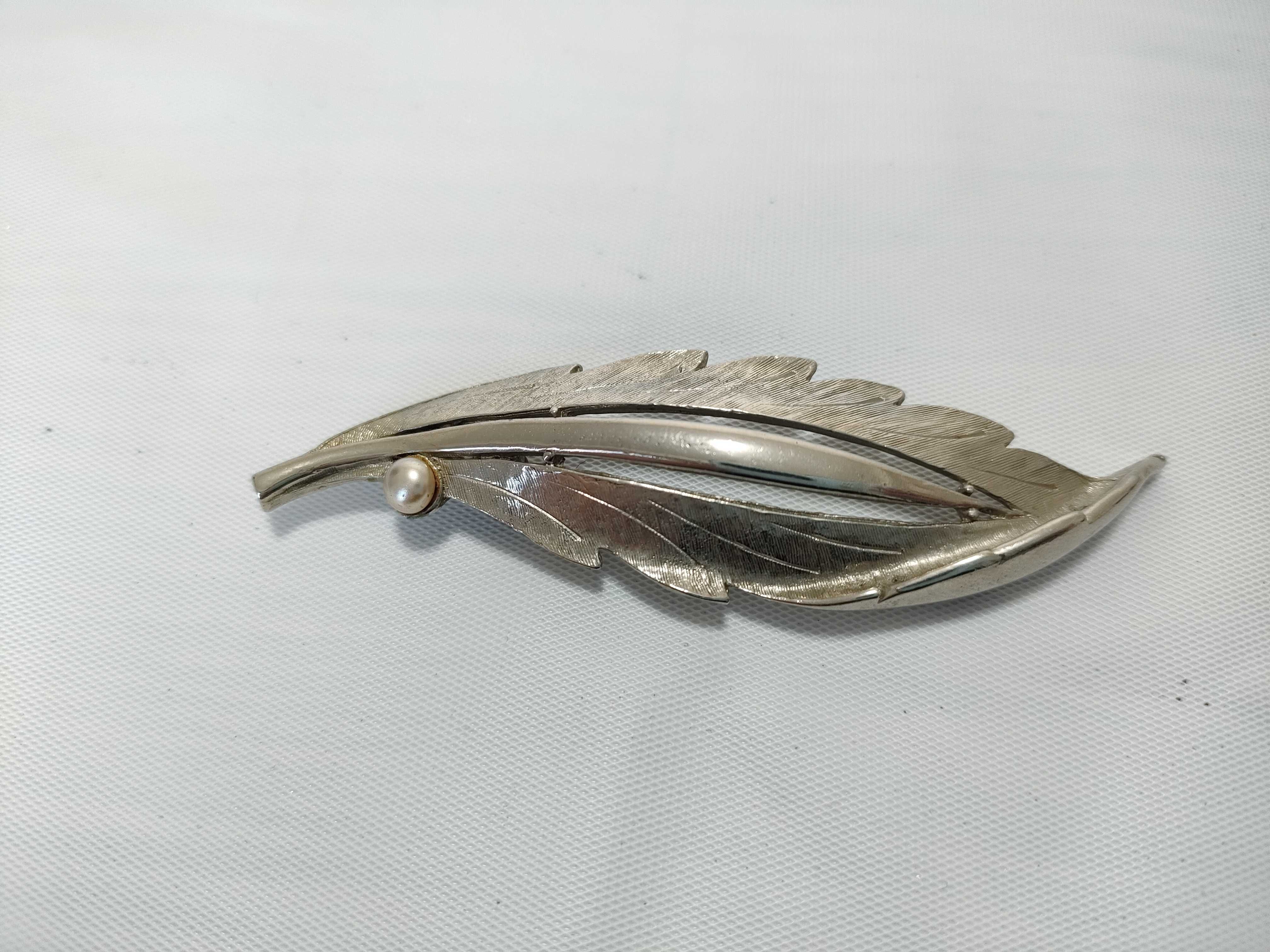 Seven Sterling Silver Vintage and Contemporary Pearl Brooches