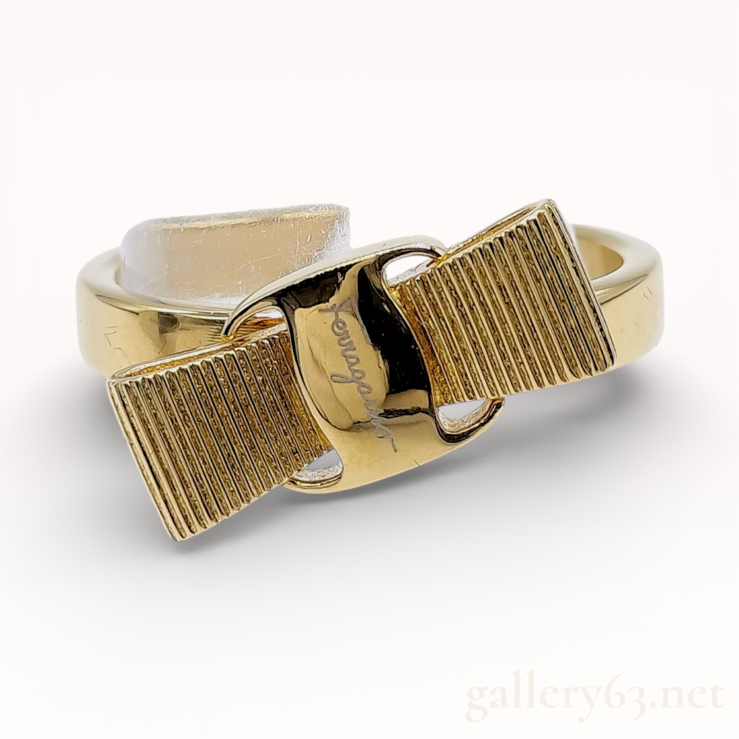 Salvatore Ferragamo Vara Bow Ring in Gold-Tone Metal