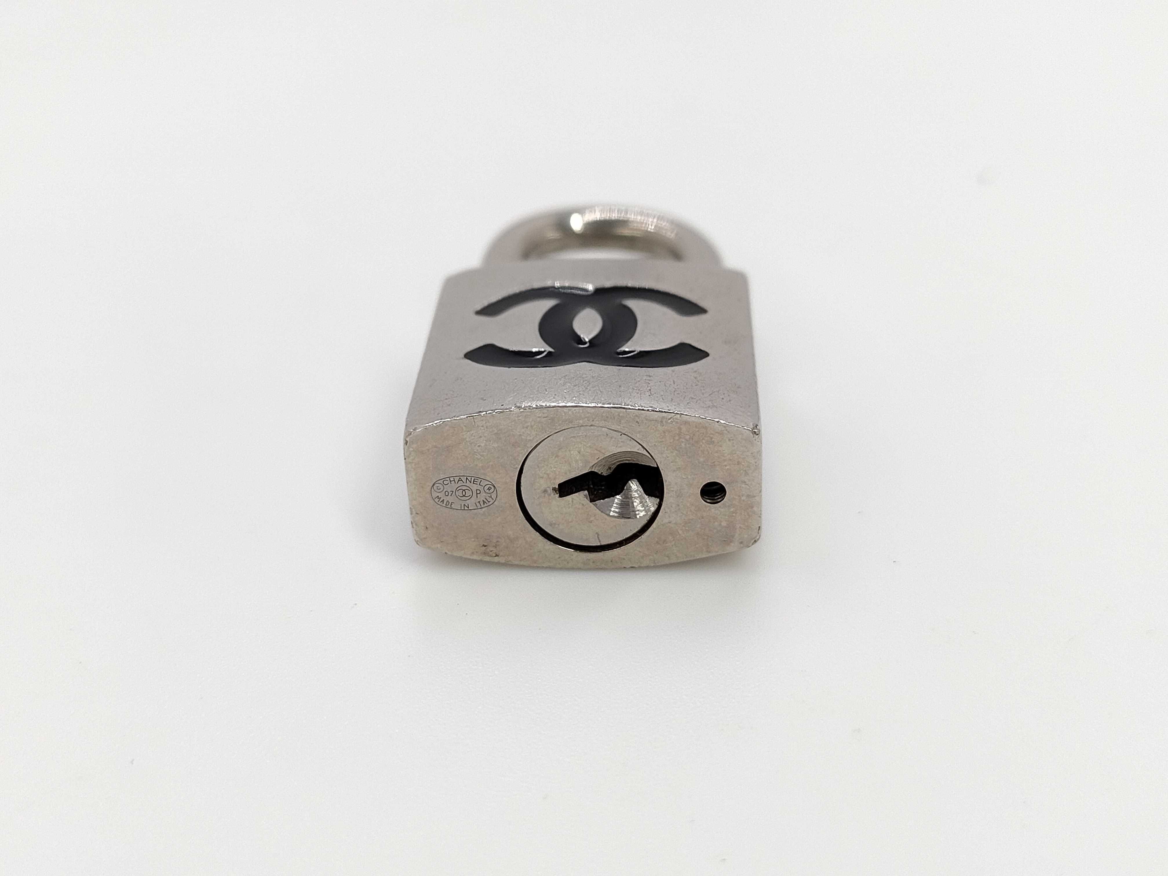 07P Chanel Lock Motif Chain Bracelet with Padlock and Key Charm 7"