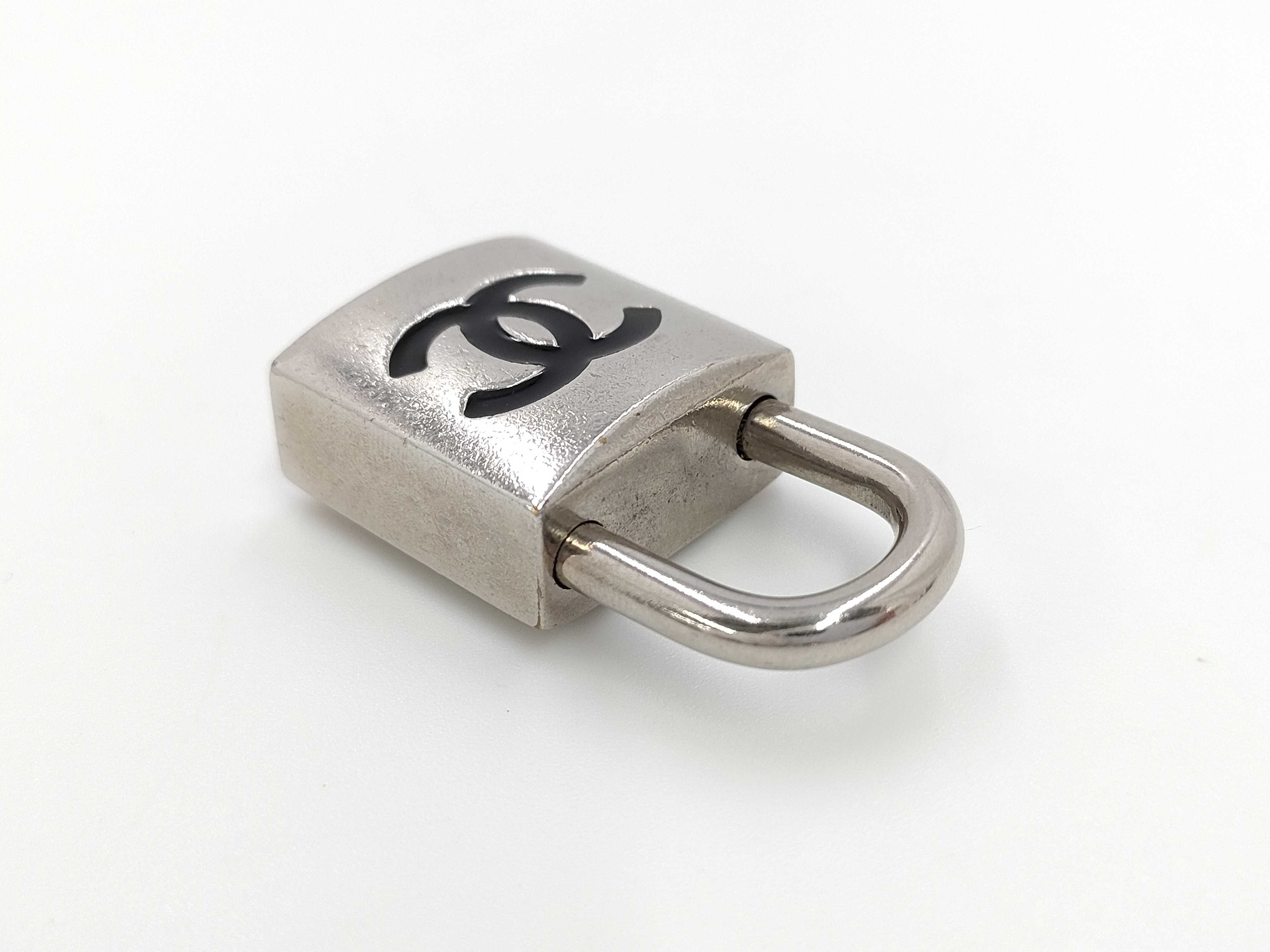 07P Chanel Lock Motif Chain Bracelet with Padlock and Key Charm 7"