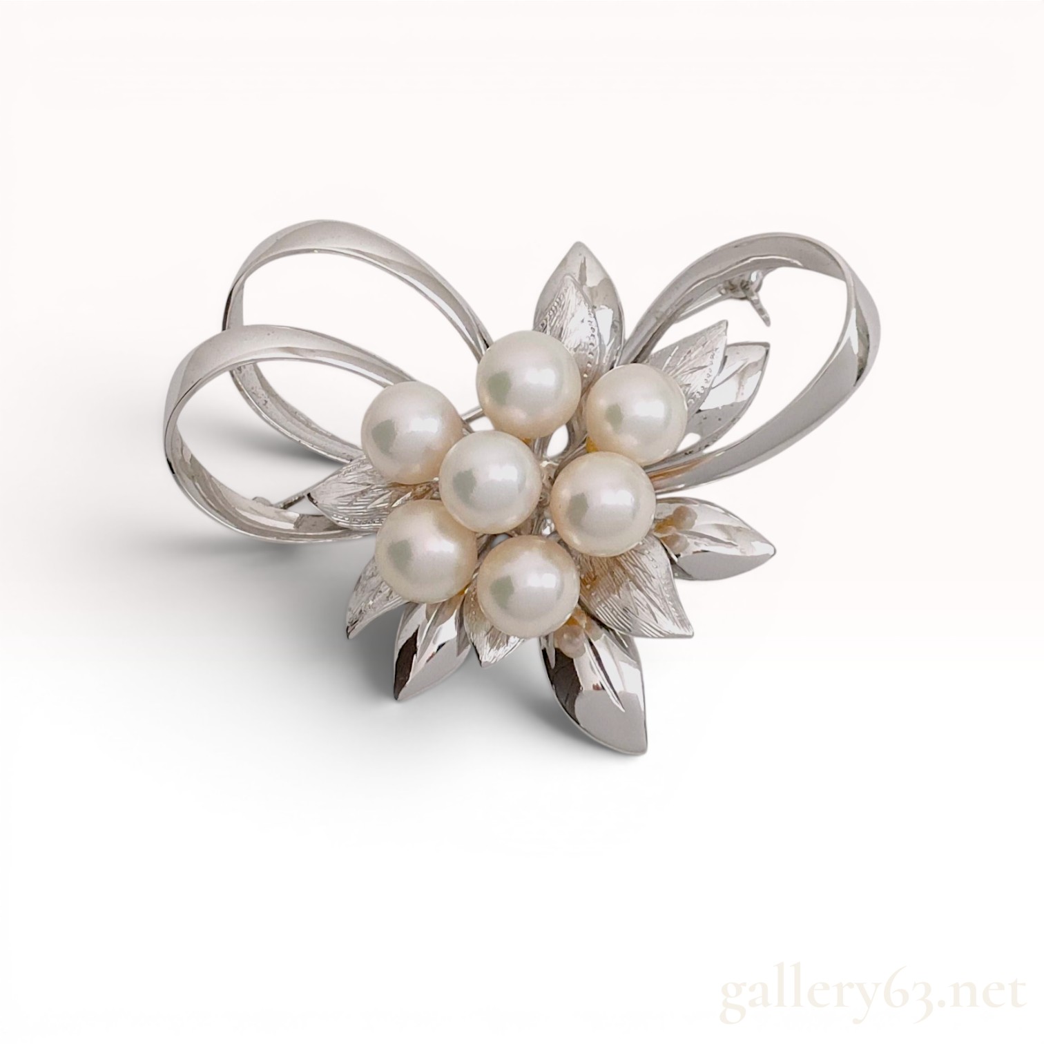 Vintage Japanese Silver and Akoya Cultured Pearl Floral Ribbon Brooch
