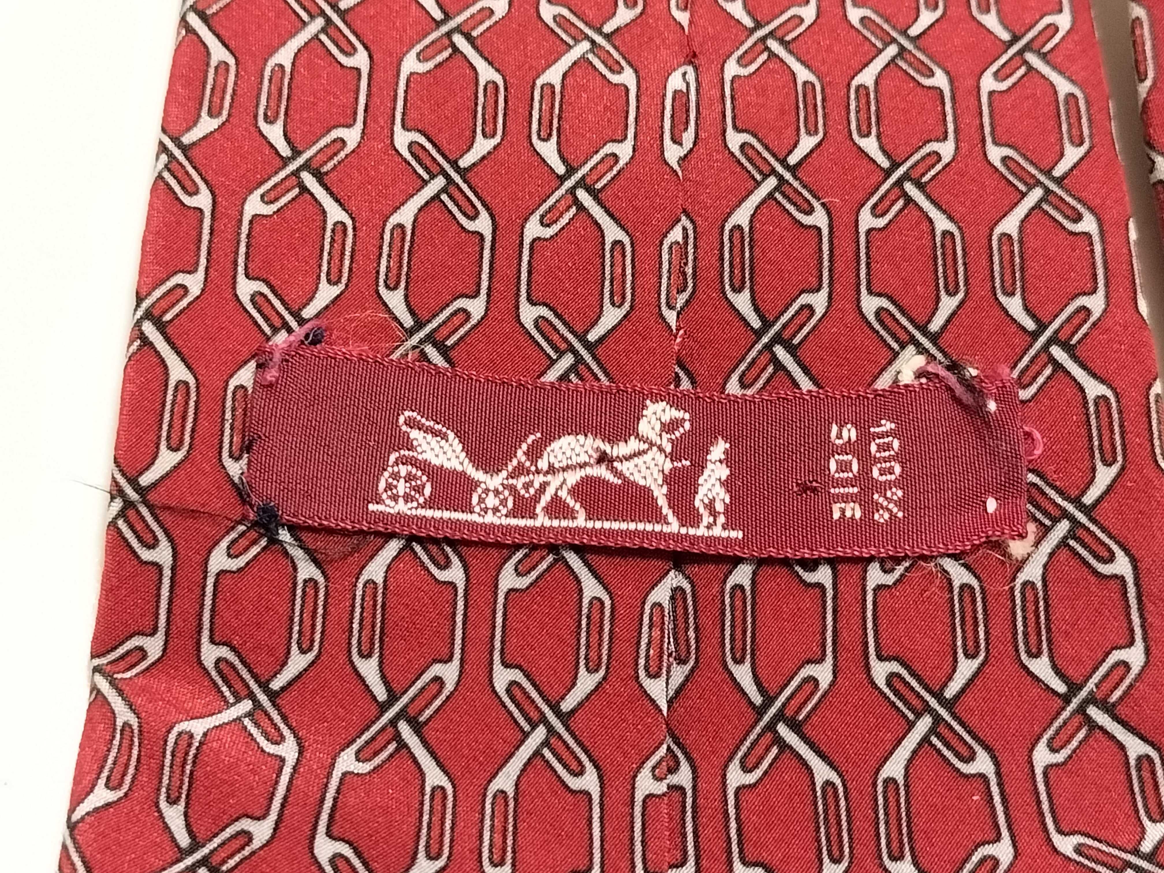 Hermes Paris Silk Necktie Pattern 897 PA Red Geometric Chain Link