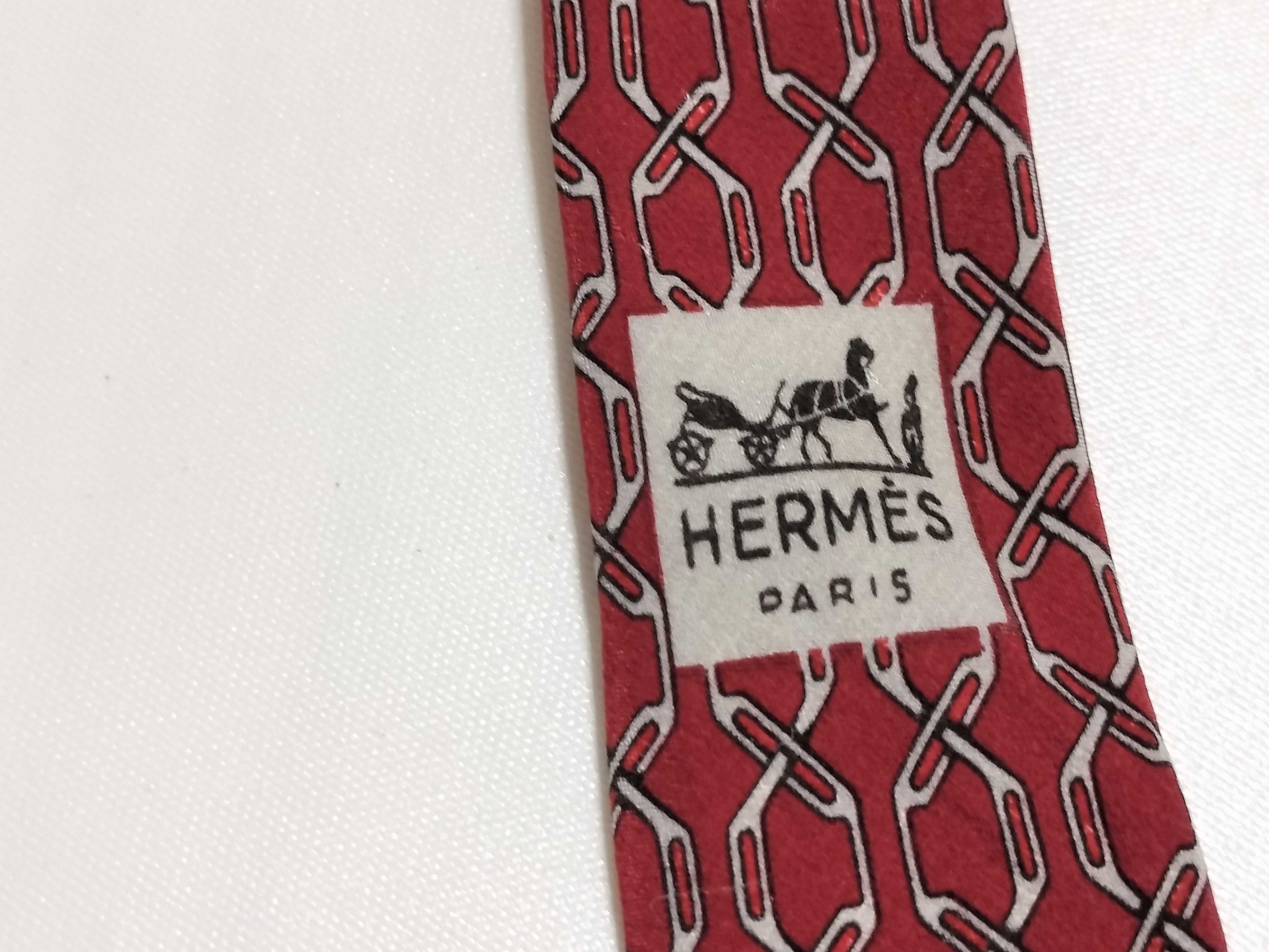 Hermes Paris Silk Necktie Pattern 897 PA Red Geometric Chain Link