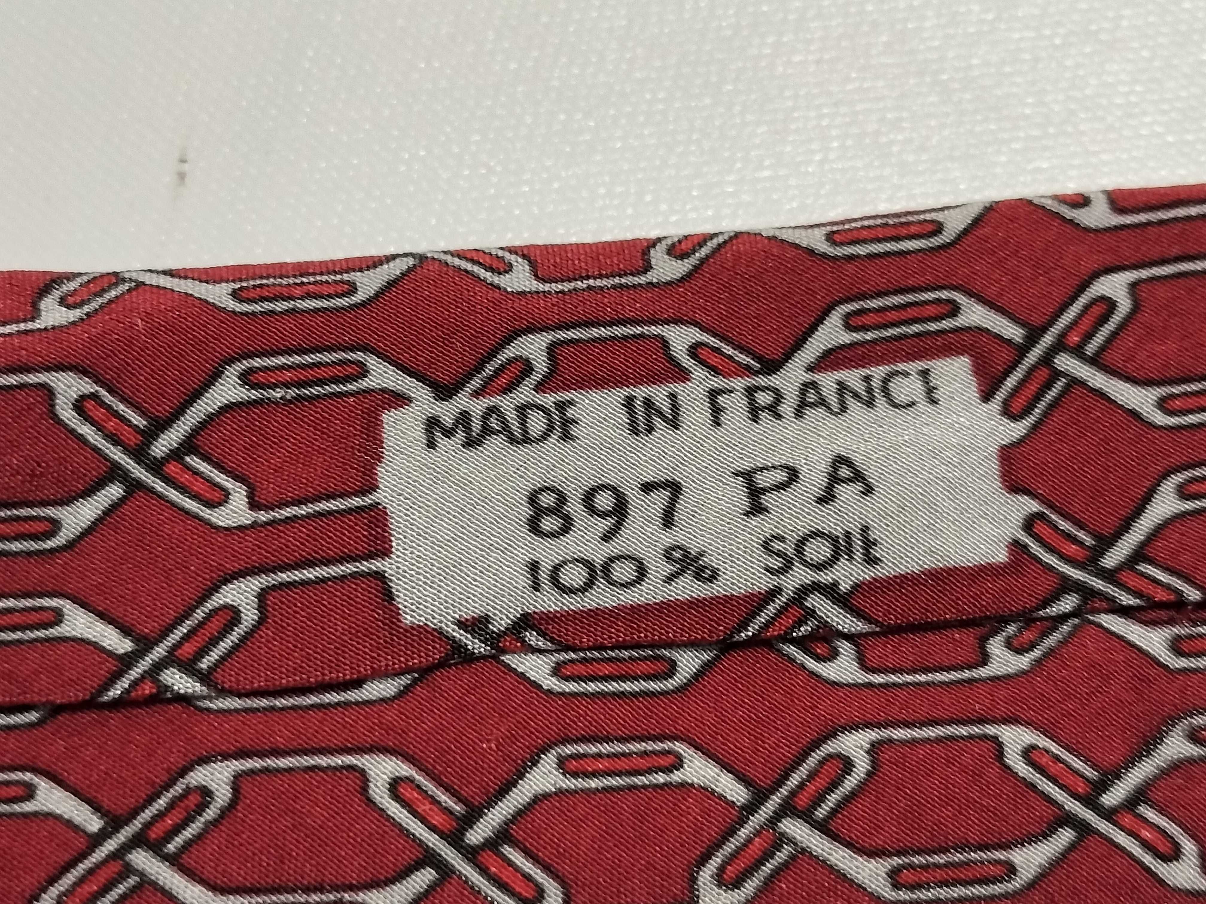 Hermes Paris Silk Necktie Pattern 897 PA Red Geometric Chain Link