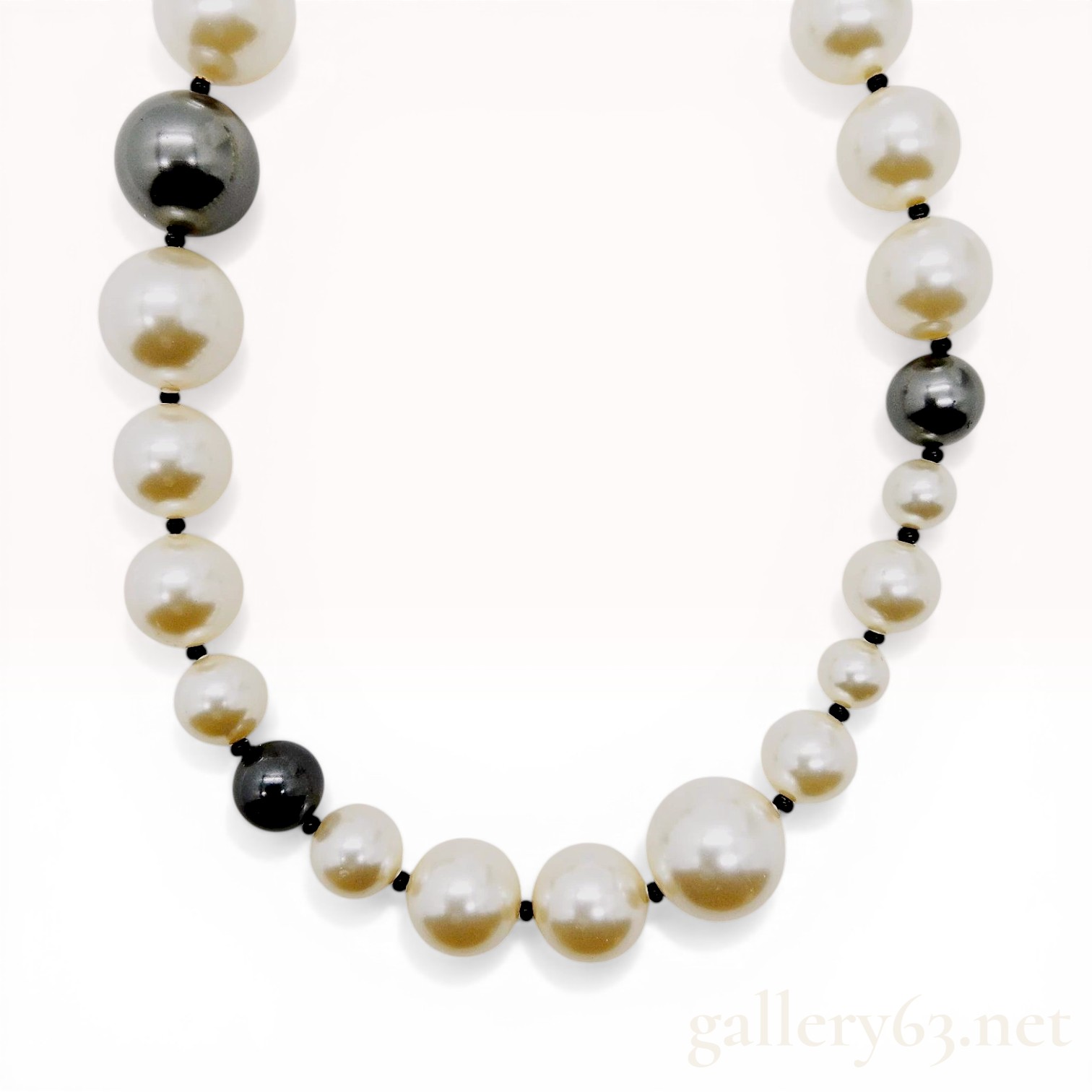 Chanel 2006 Autumn Collection Graduated Faux Pearl Necklace