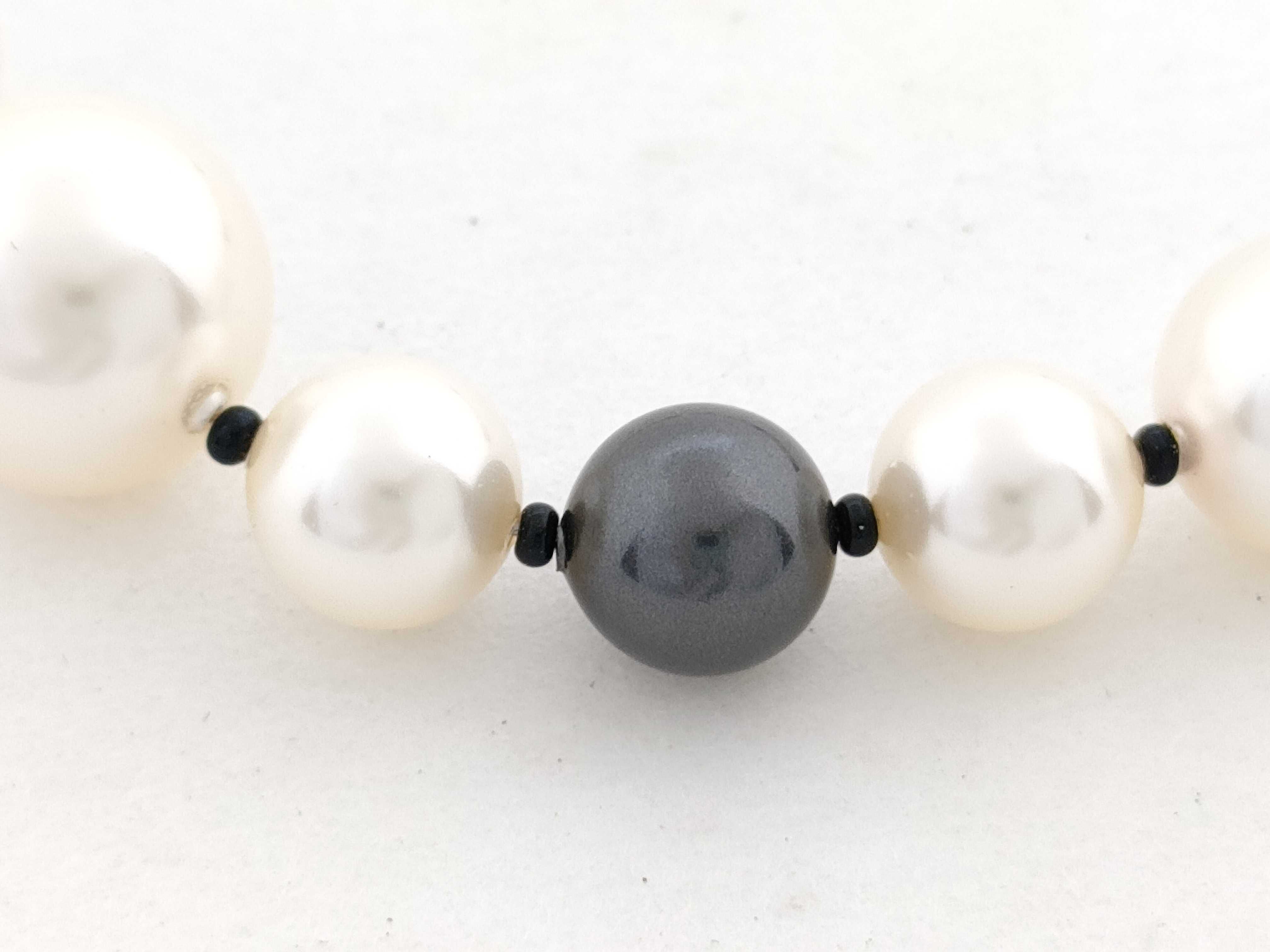 Chanel 2006 Autumn Collection Graduated Faux Pearl Necklace