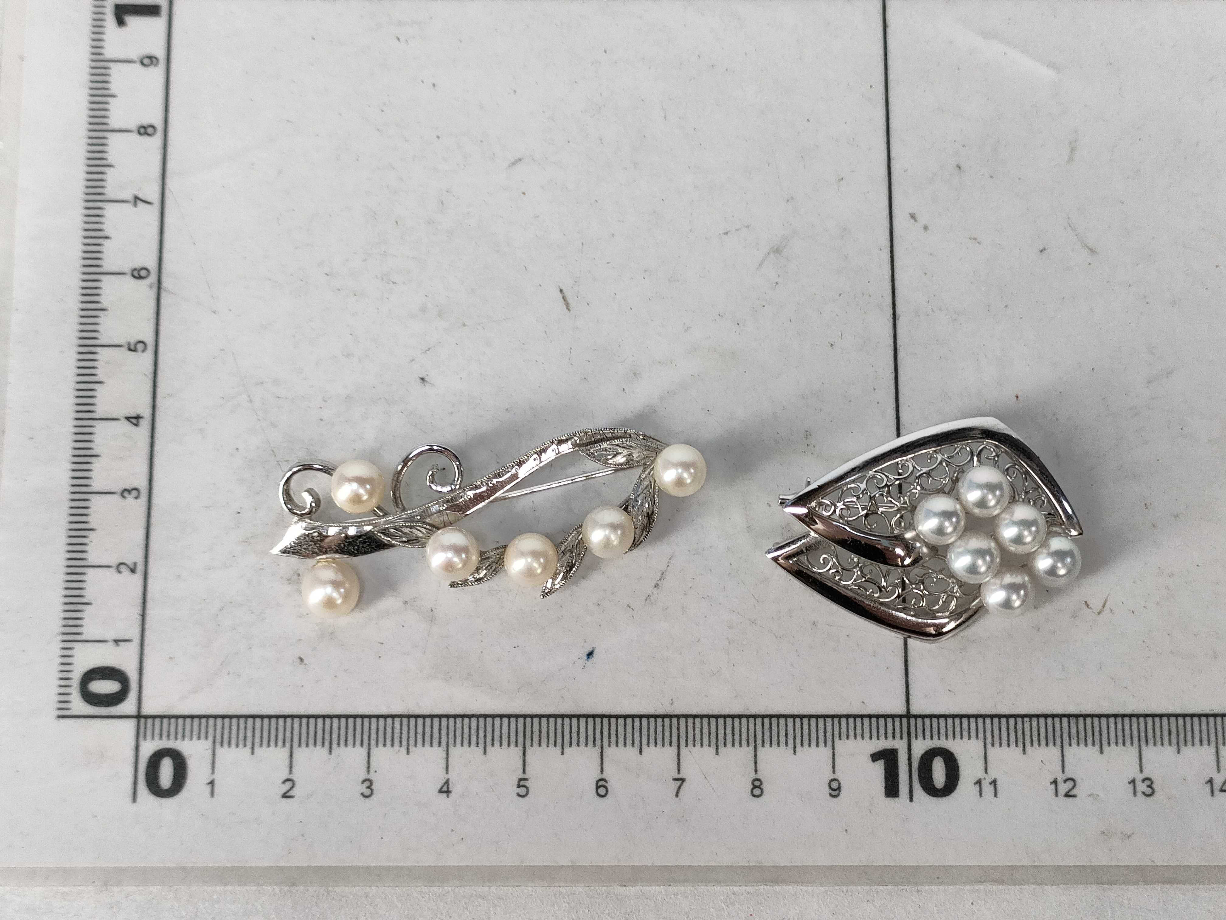 A Group of Six Vintage Silver-Toned and Cultured Pearl Brooches and Pins