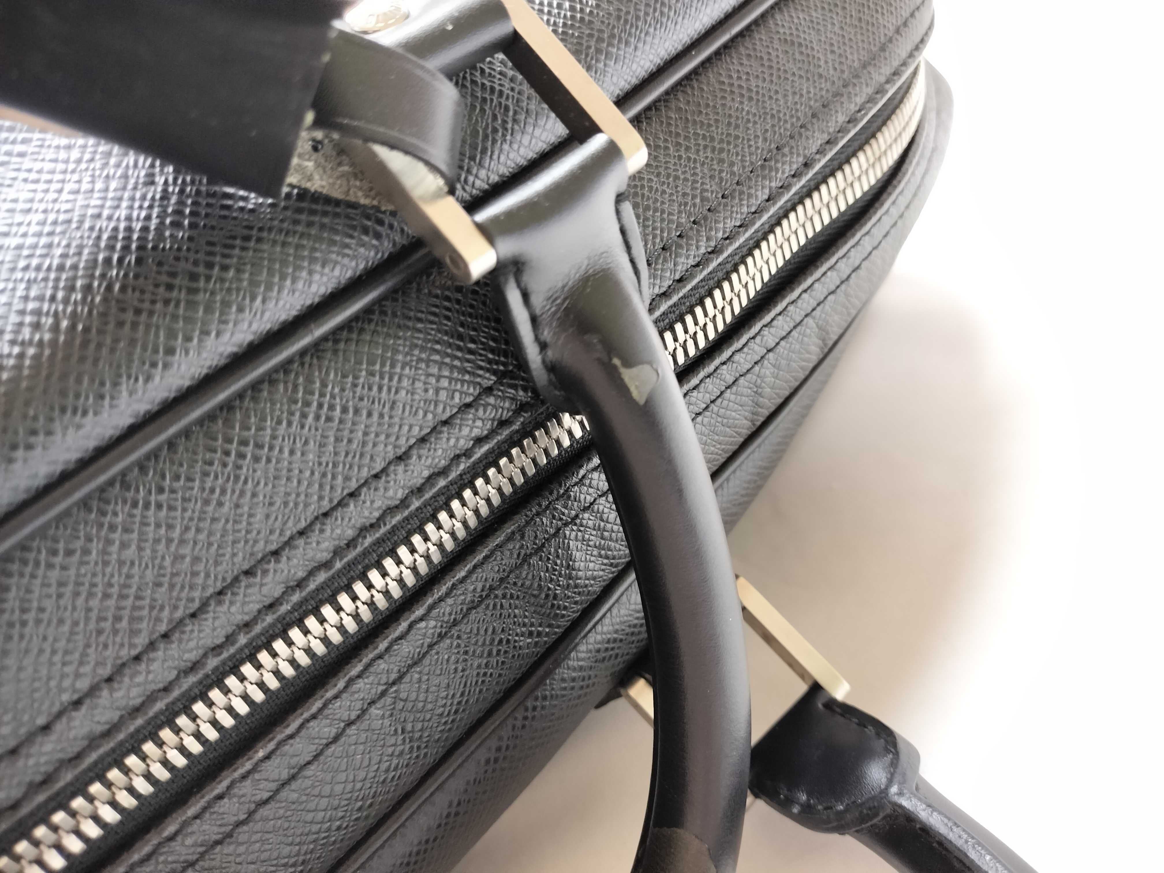 Louis Vuitton Kendall Taiga Leather Travel Bag, Ardoise