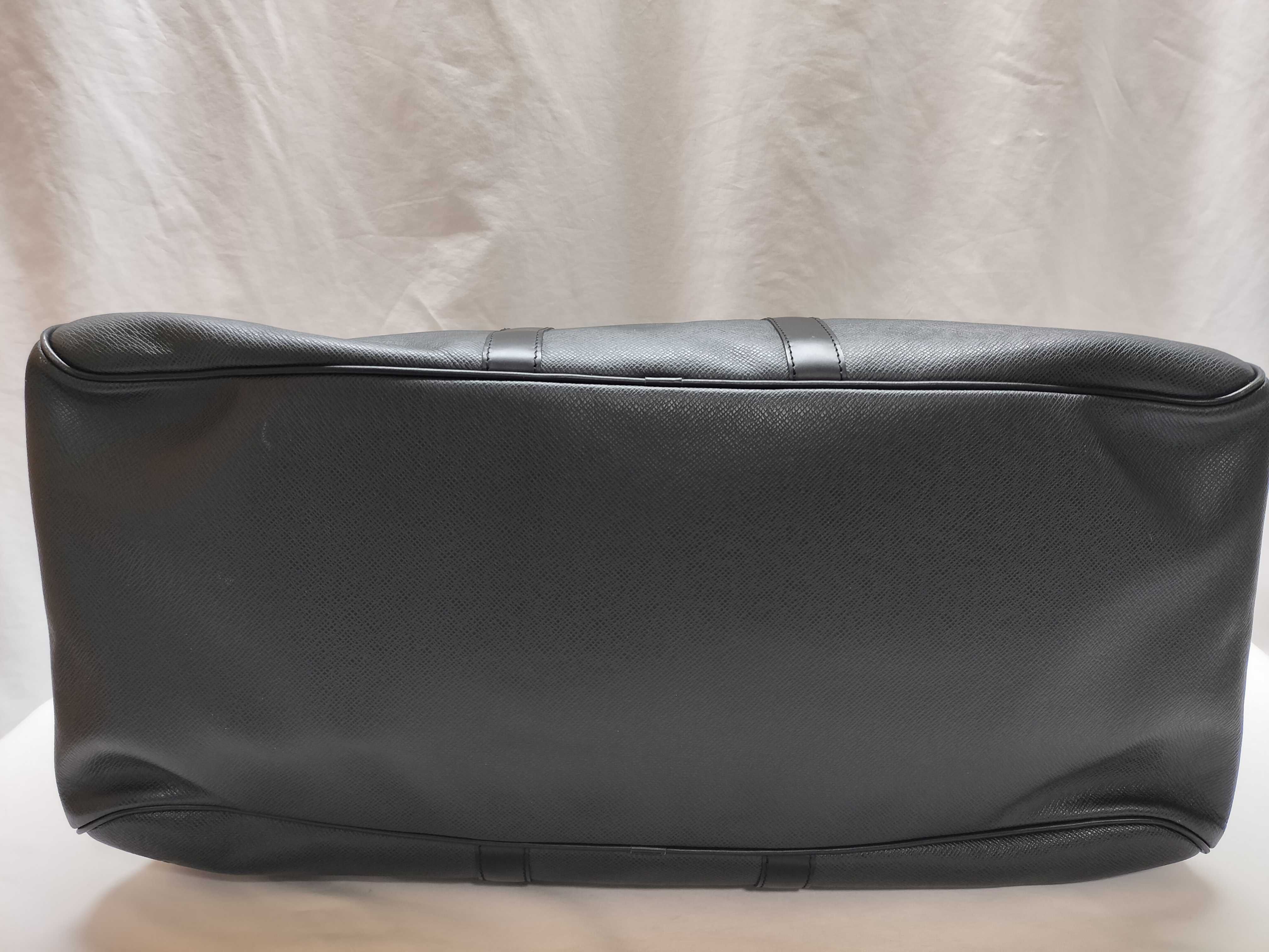 Louis Vuitton Kendall Taiga Leather Travel Bag, Ardoise