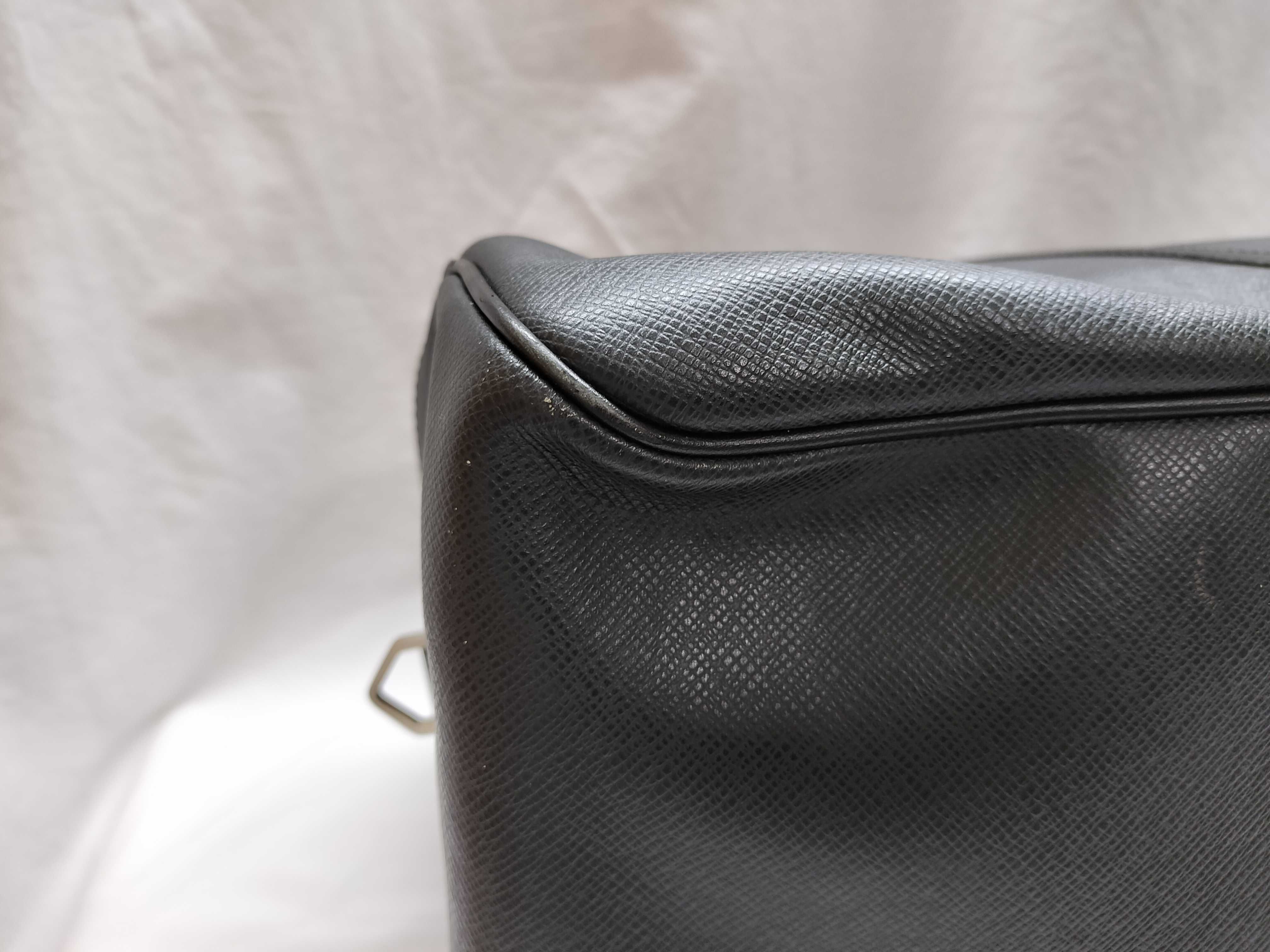 Louis Vuitton Kendall Taiga Leather Travel Bag, Ardoise