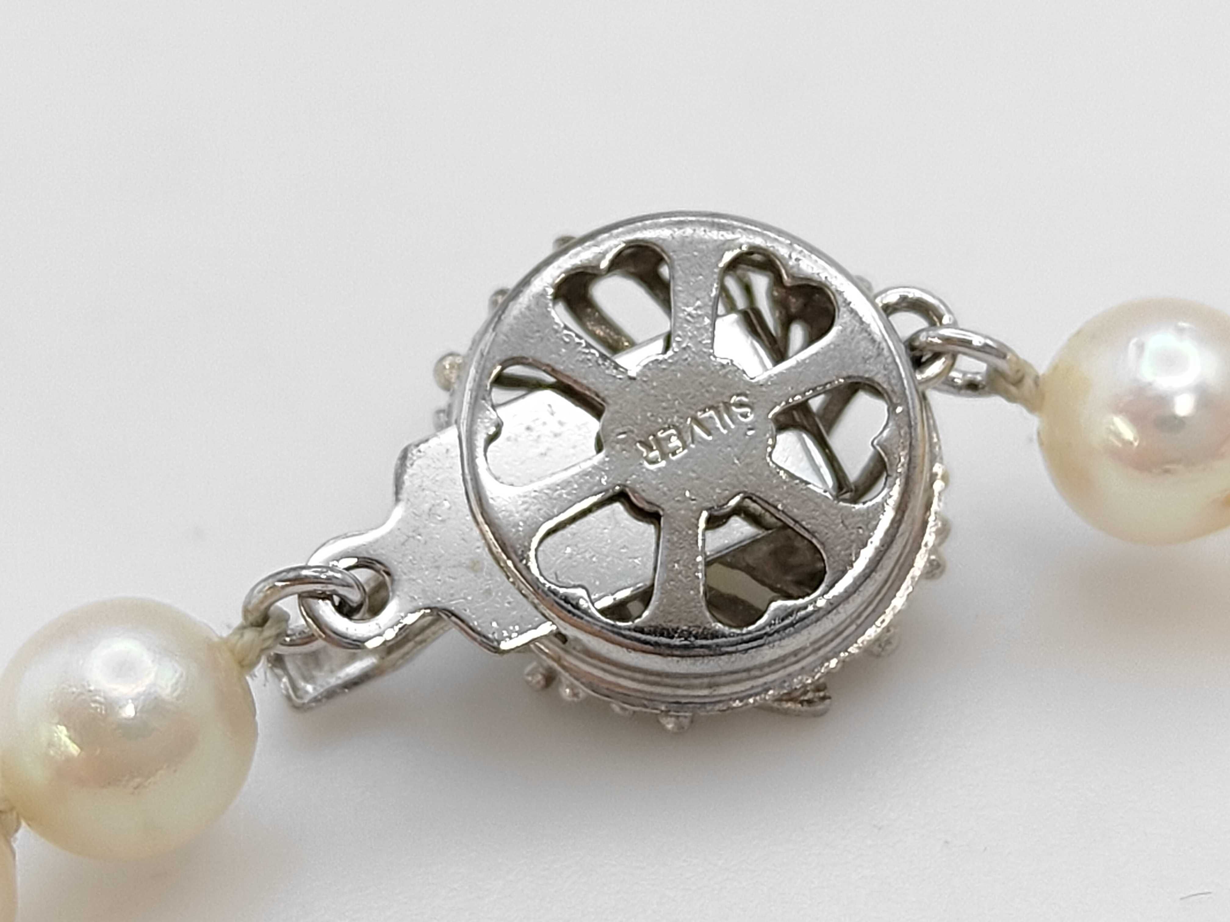 Single Strand Cultured Pearl Necklace with Silver Floral Clasp