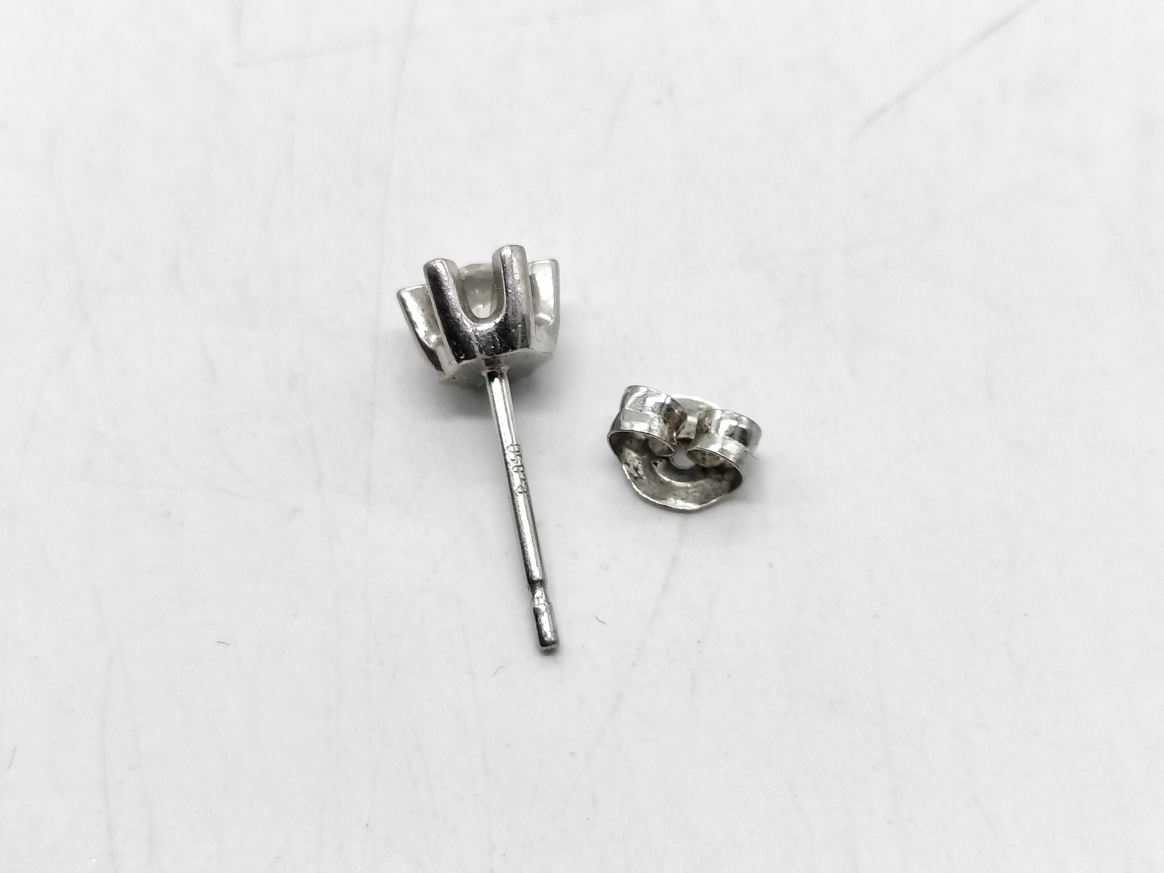Pair of Pt850 Platinum and Diamond Solitaire Stud Earrings