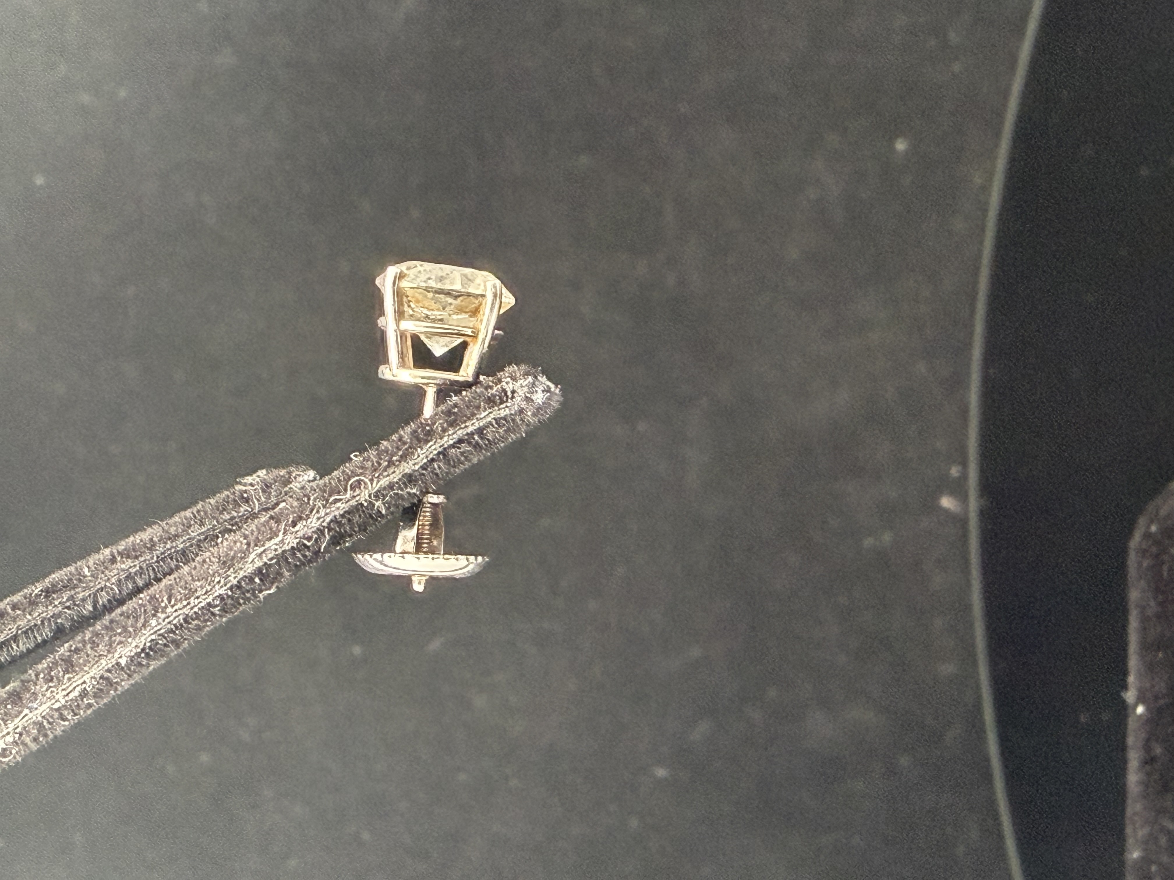 1.03 Carat Diamond Stud