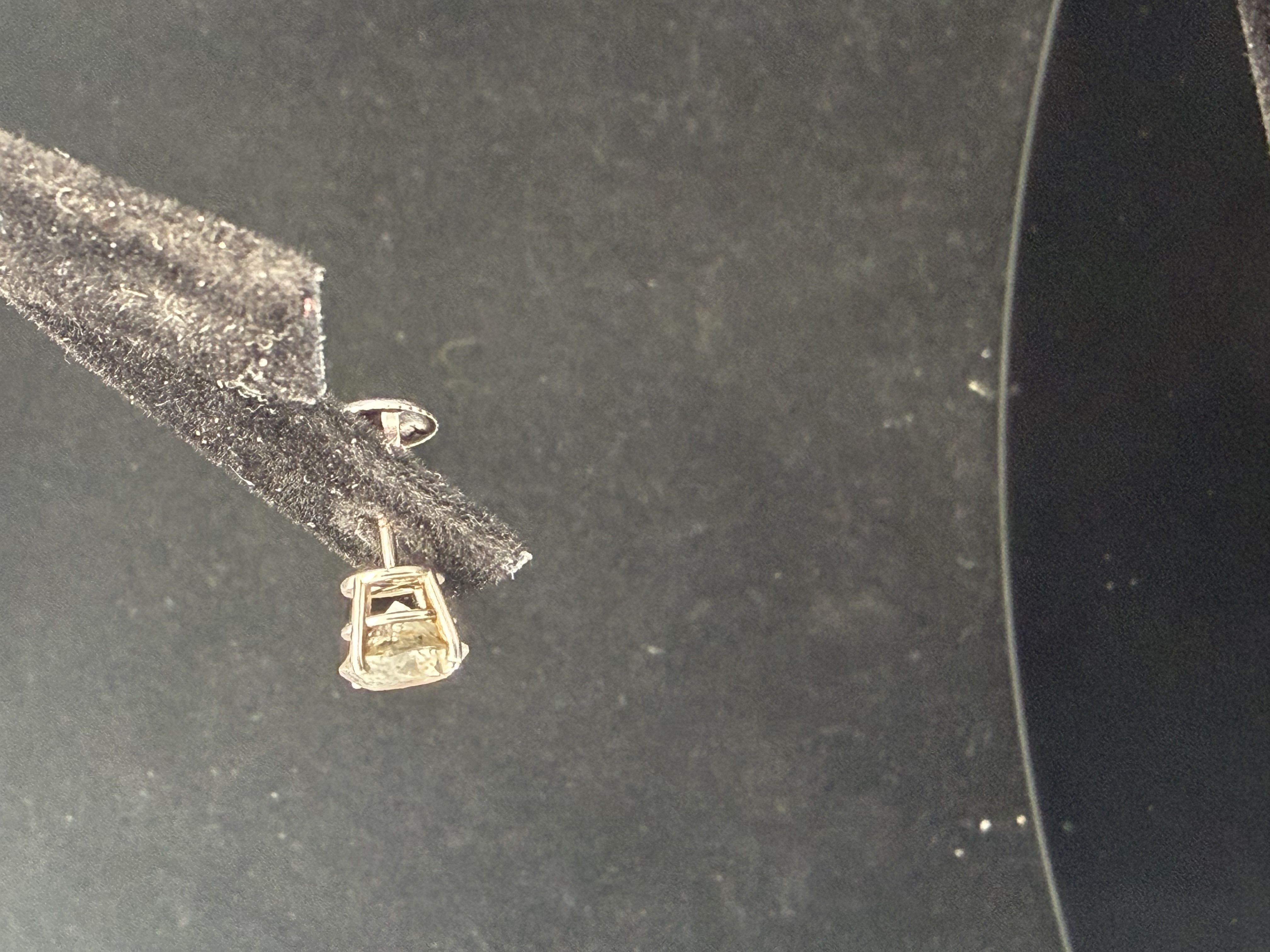 1.03 Carat Diamond Stud
