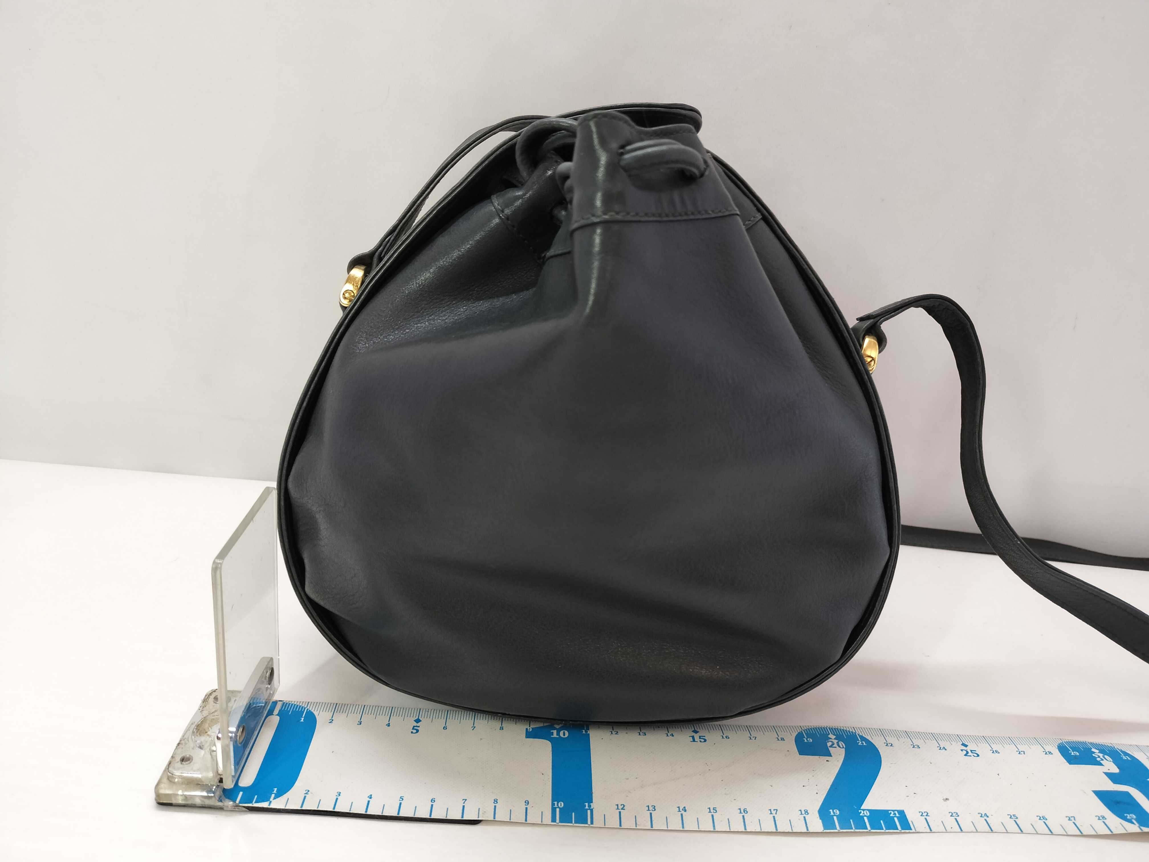 Vintage Gucci Black Grained Leather Drawstring Bucket Bag
