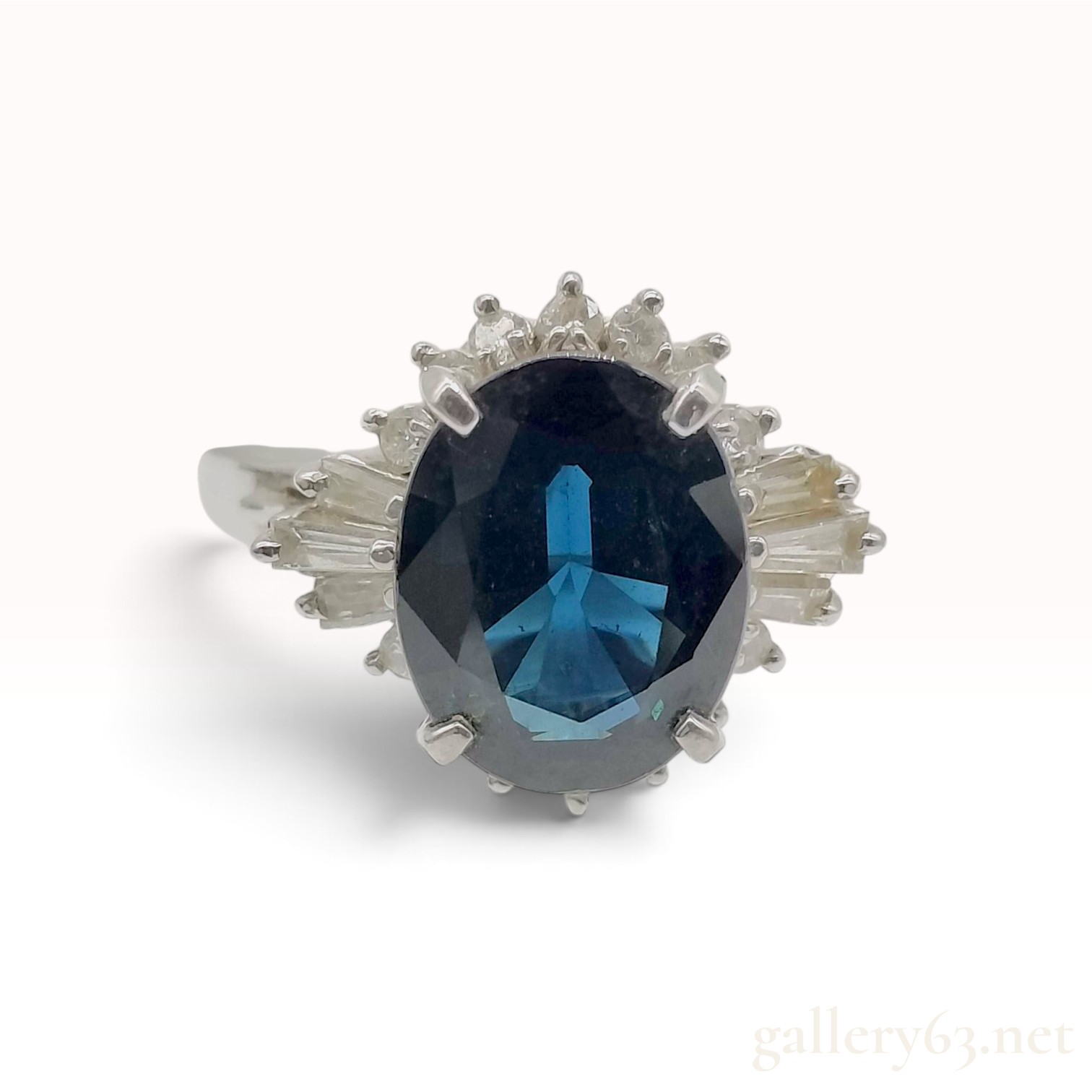 Platinum Blue Sapphire and Diamond Ballerina Cluster Ring 2.89 Carat Sapphire