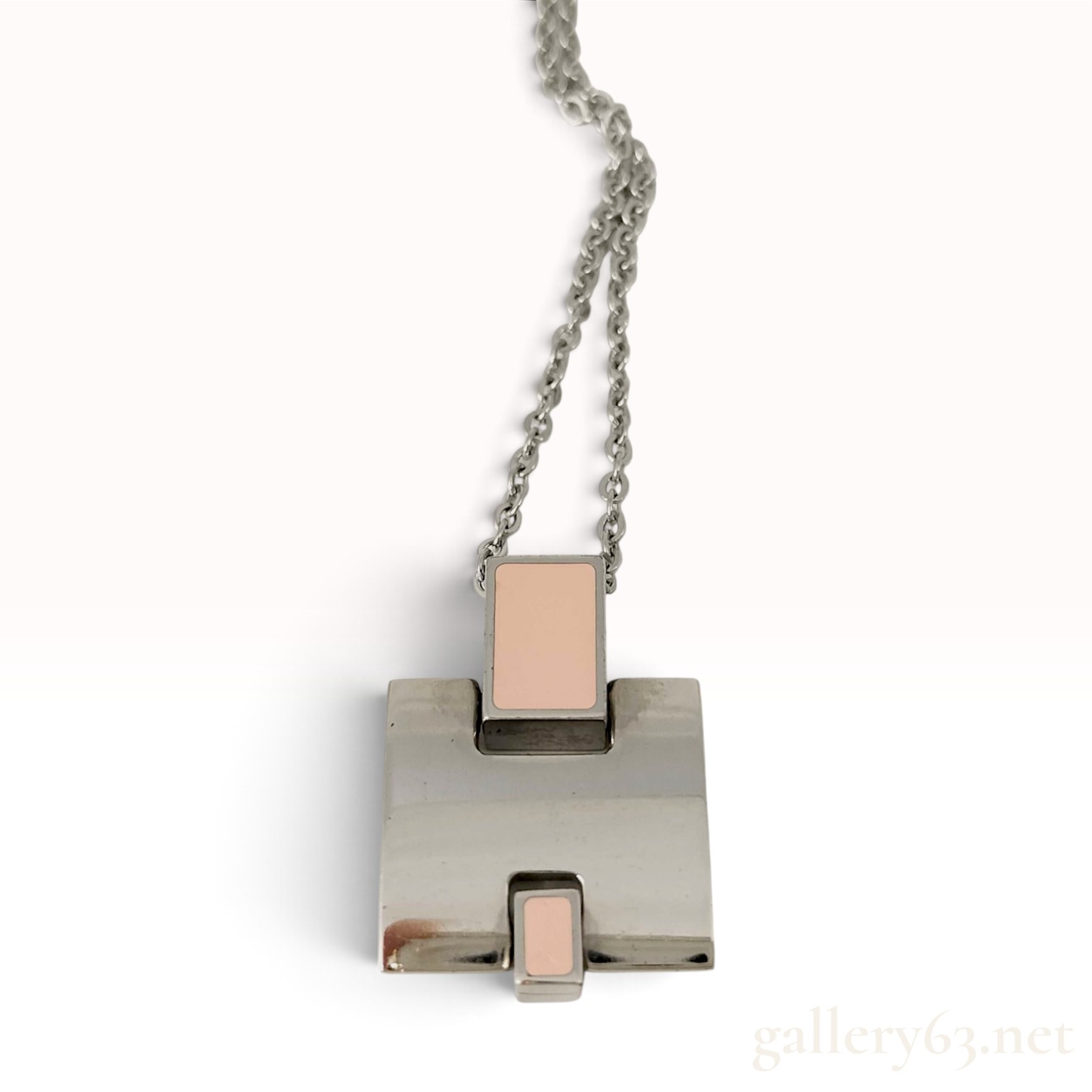 Hermes Irene Pink Enamel and Palladium-Plated Pendant Necklace