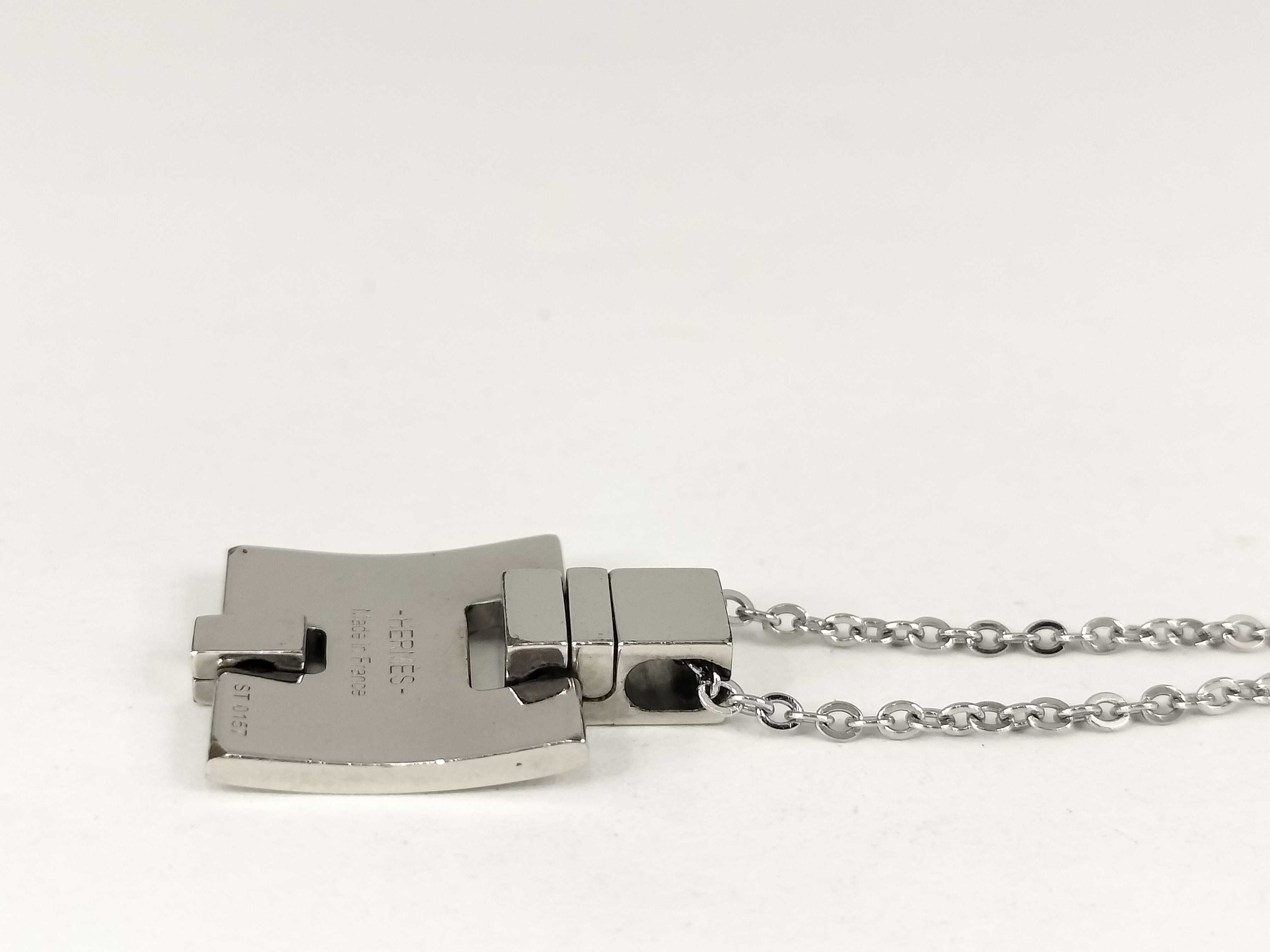 Hermes Irene Pink Enamel and Palladium-Plated Pendant Necklace