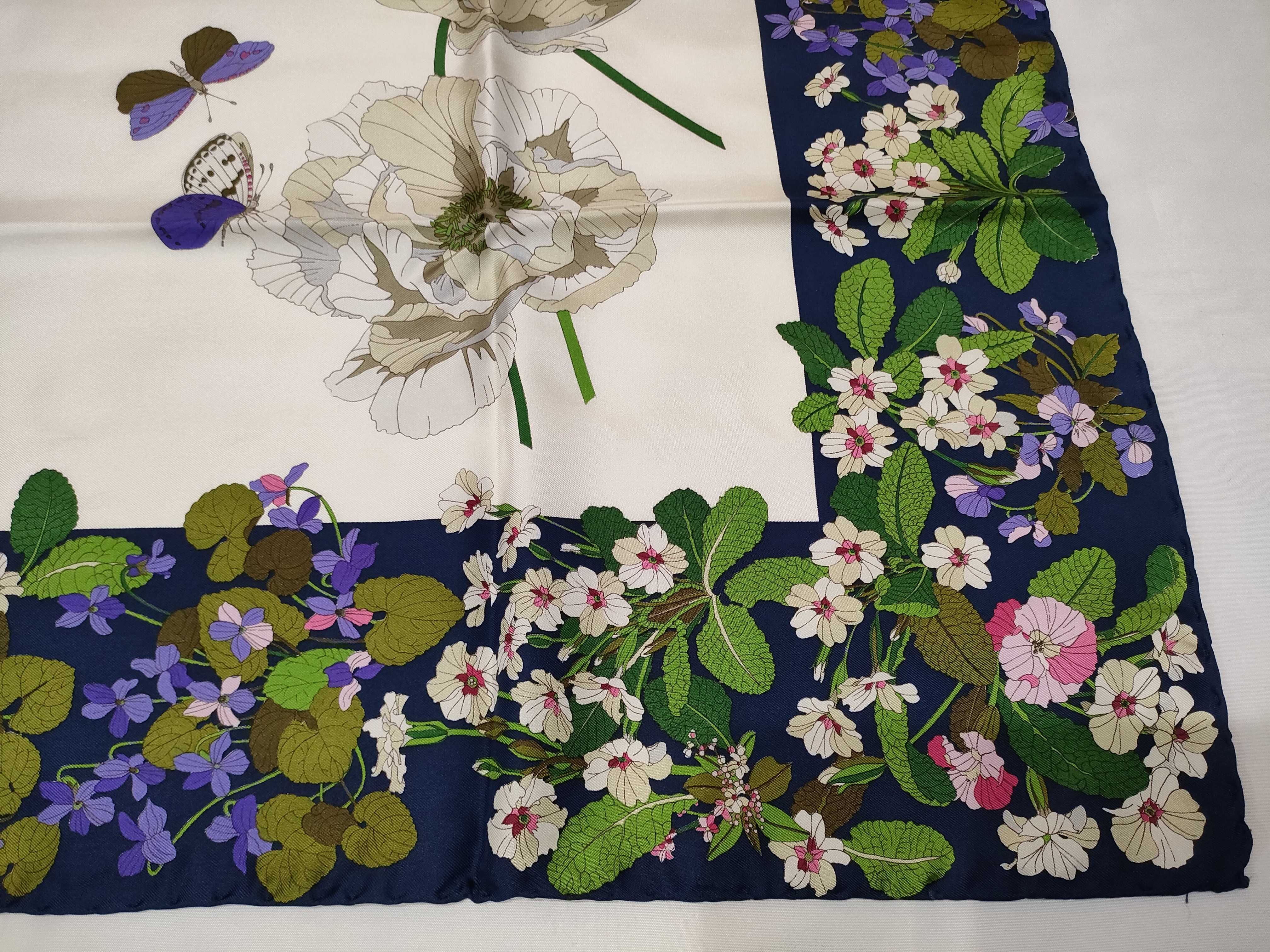 Gucci Flora Motif Silk Square Scarf