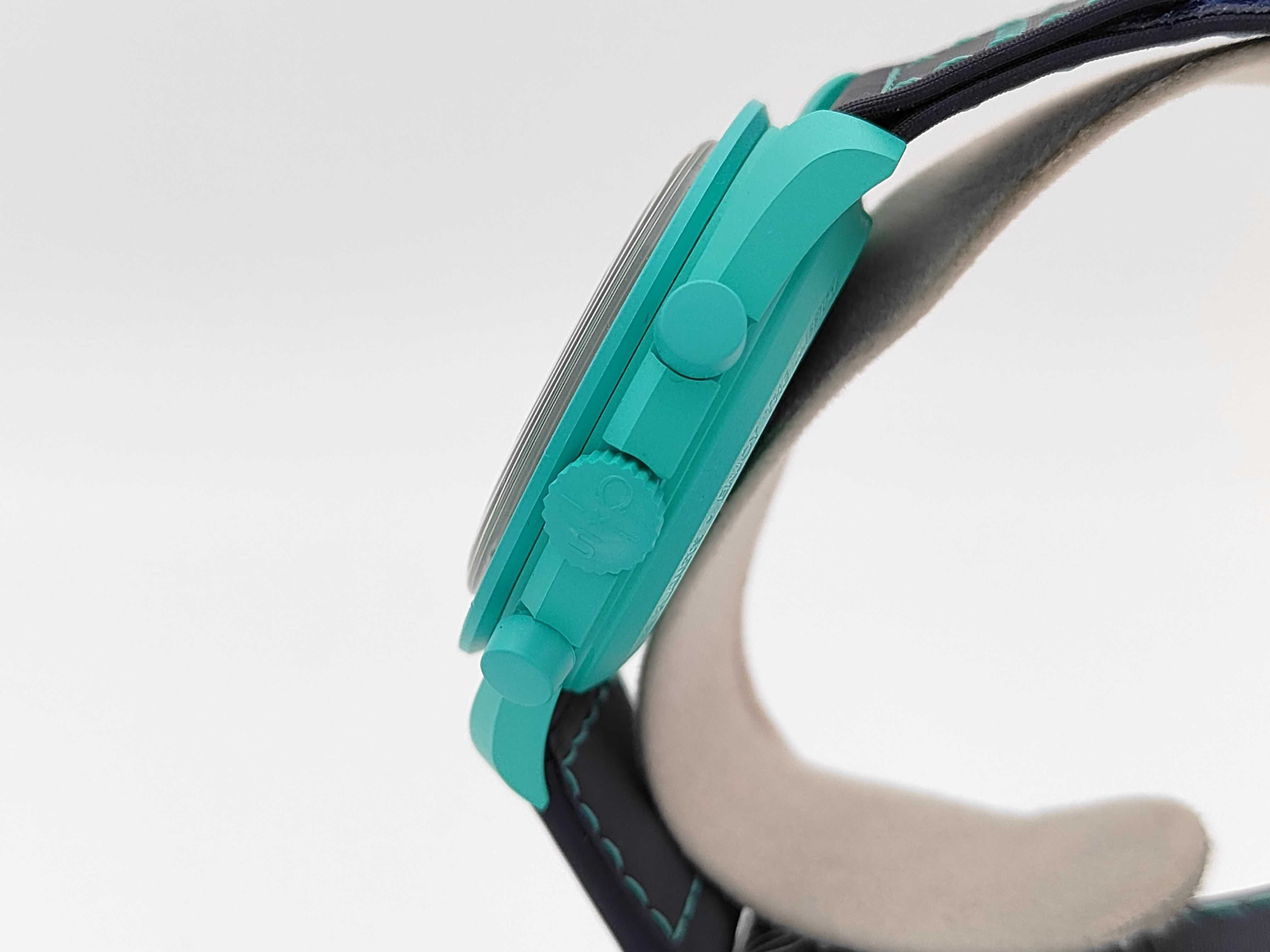 Omega x Swatch MoonSwatch Mission on Earth Polar Lights Bioceramic Wristwatch Ref. SO33L103