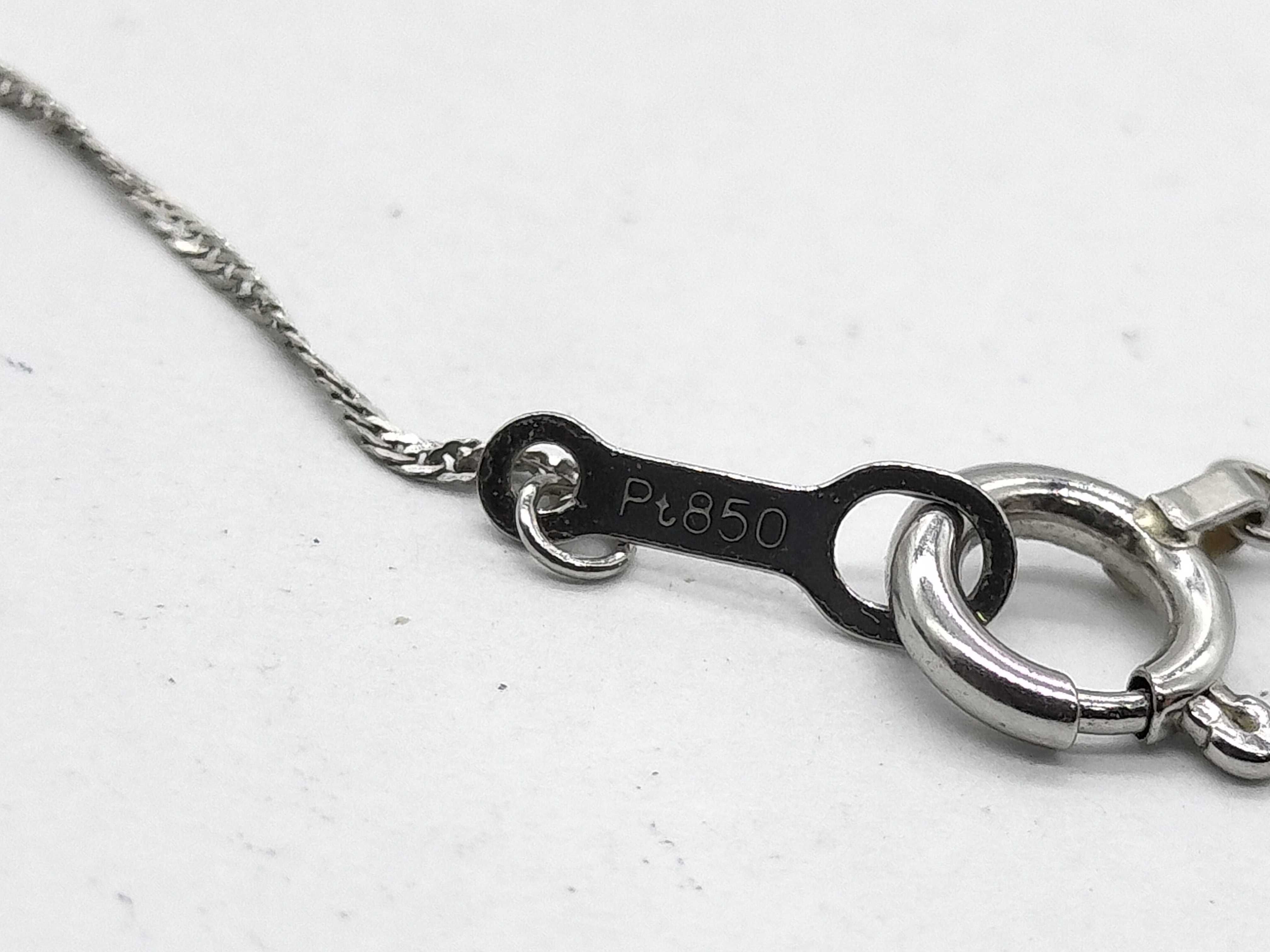 Diamond Solitaire Pendant Necklace in Pt999 and Pt850 Platinum