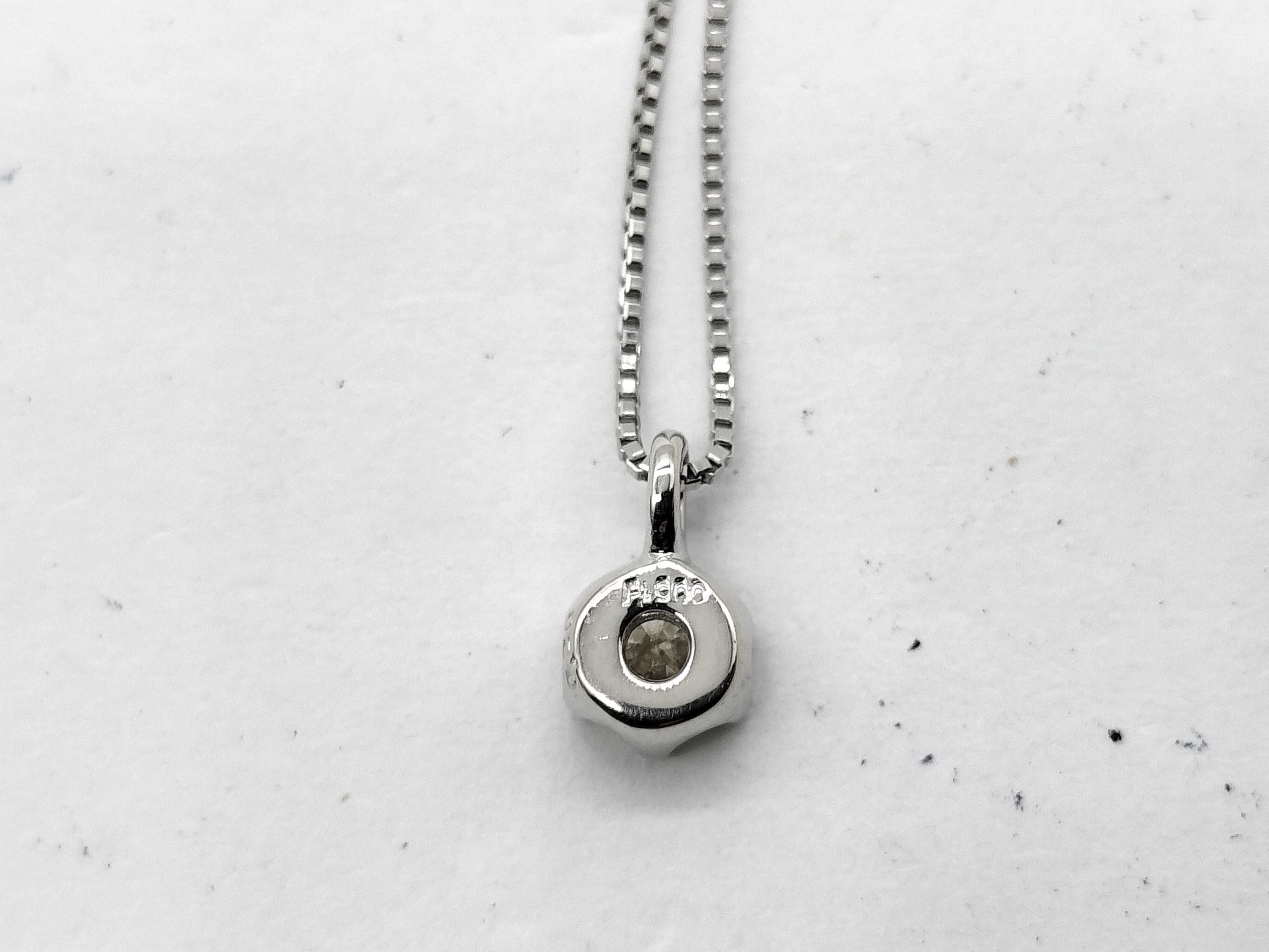 Diamond Solitaire Pendant and Box Chain in Platinum