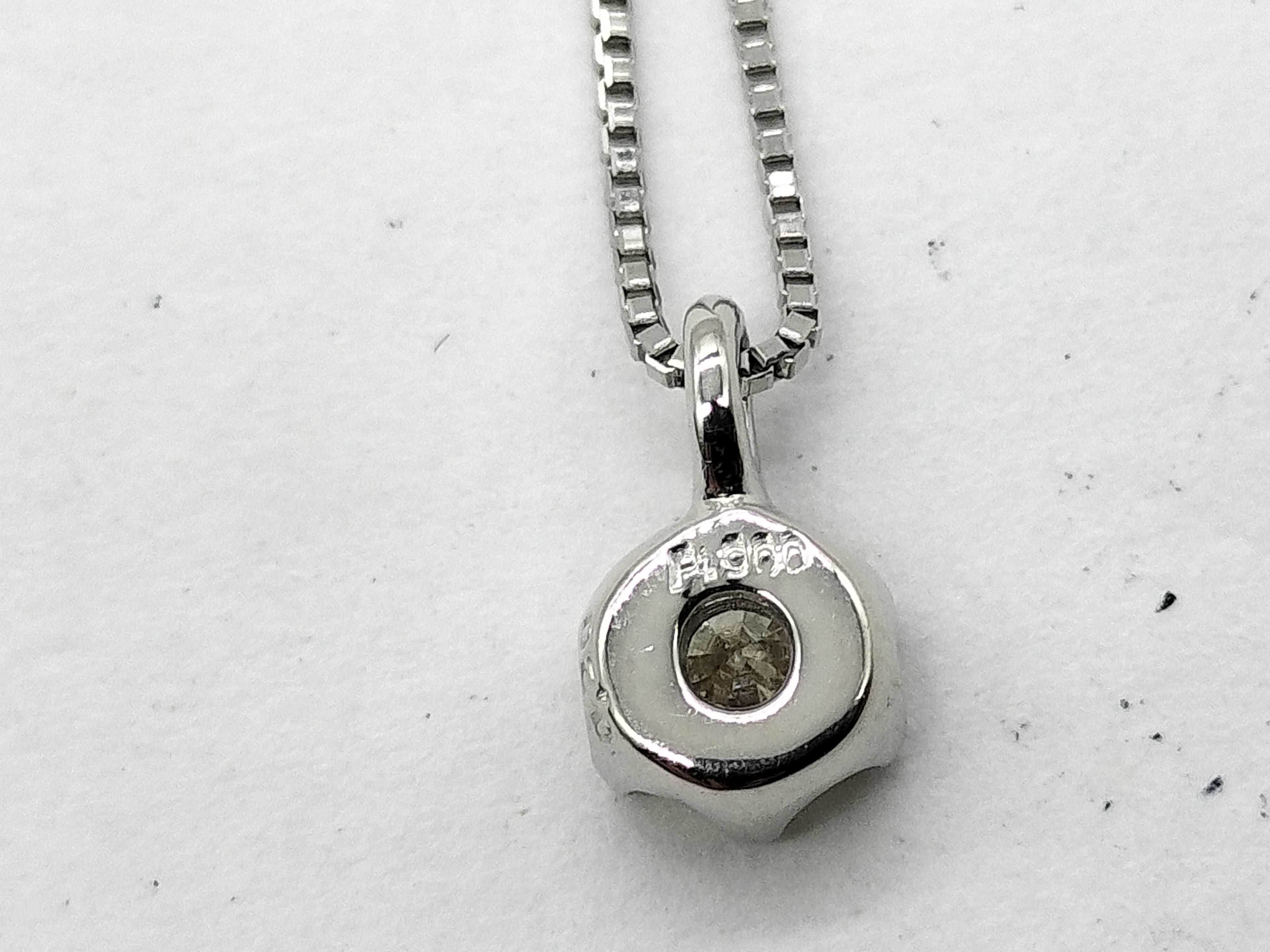 Diamond Solitaire Pendant and Box Chain in Platinum
