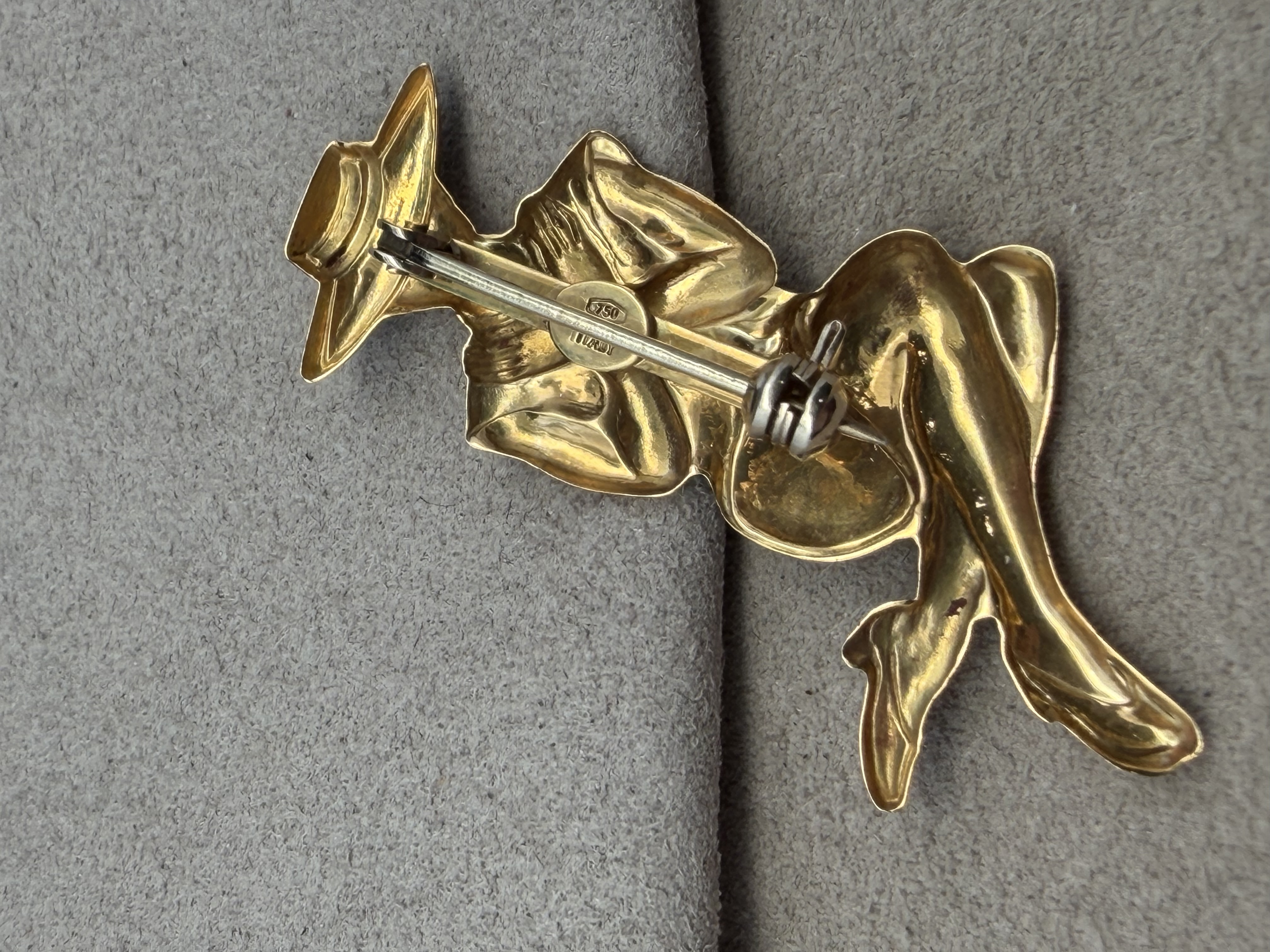 18k Gold Brooch