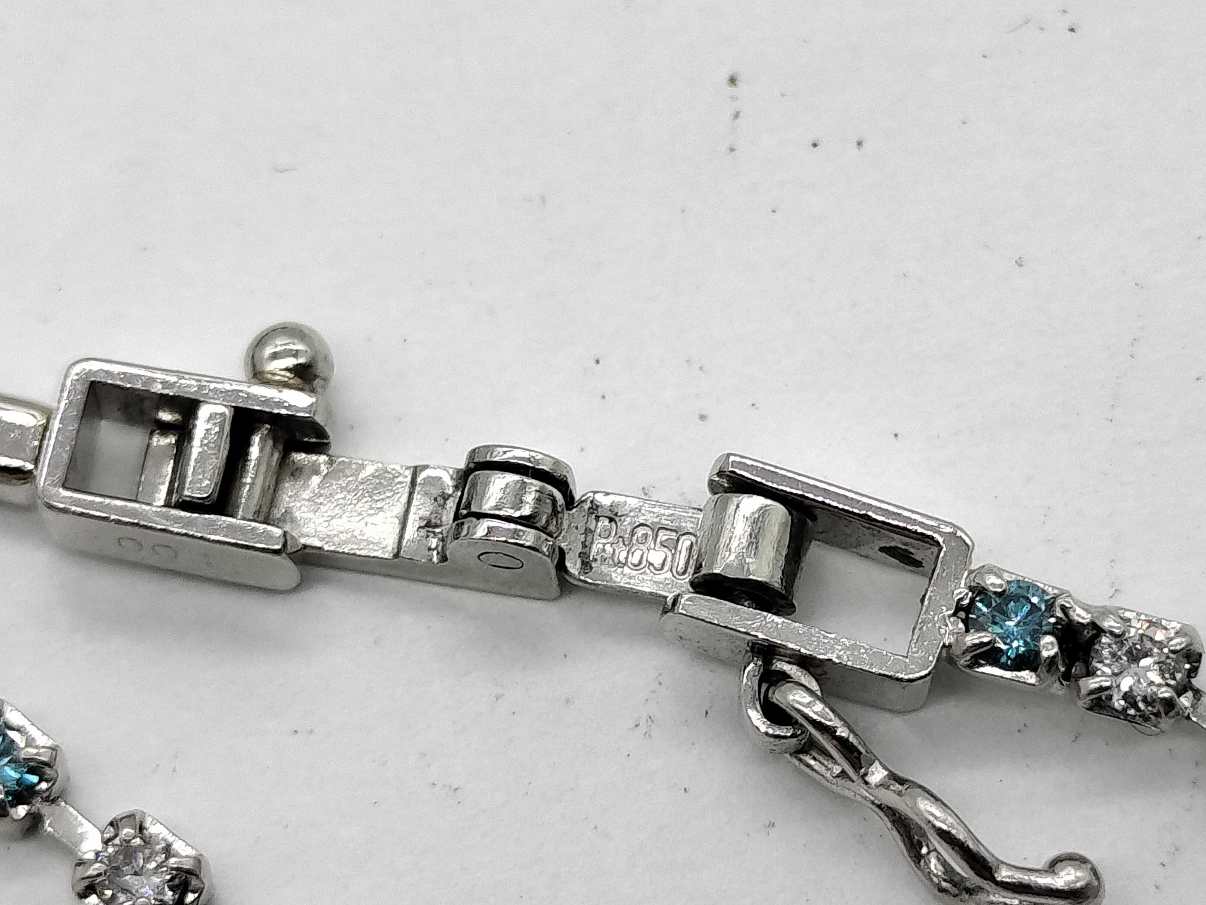 Platinum and 1.00 Carat Total Weight Colorless and Blue Diamond Tennis Bracelet