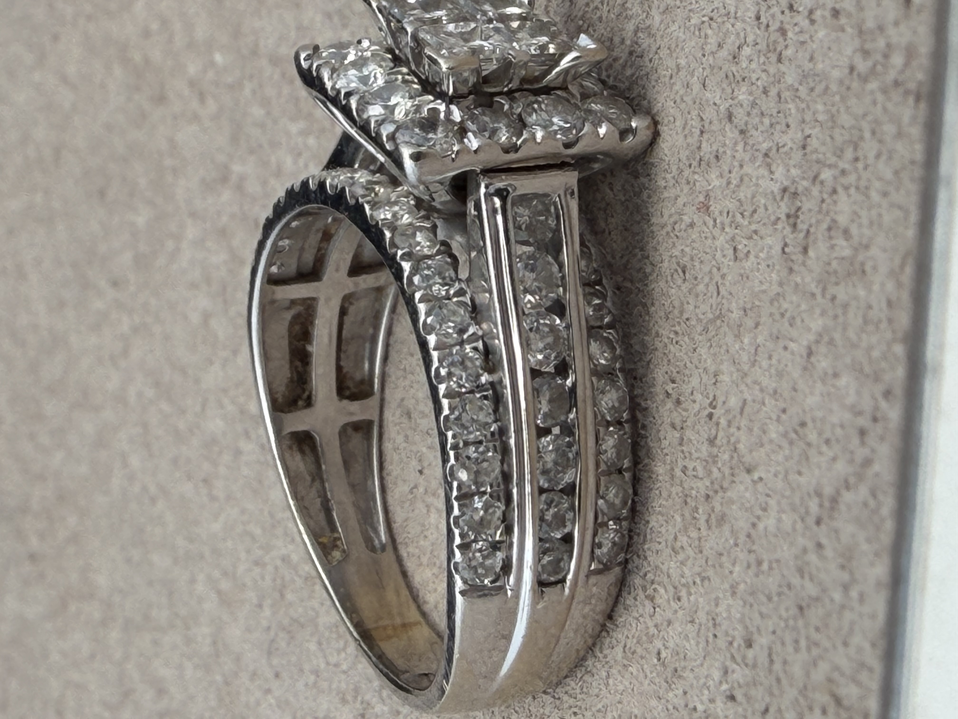 14k White Gold Diamond Ring