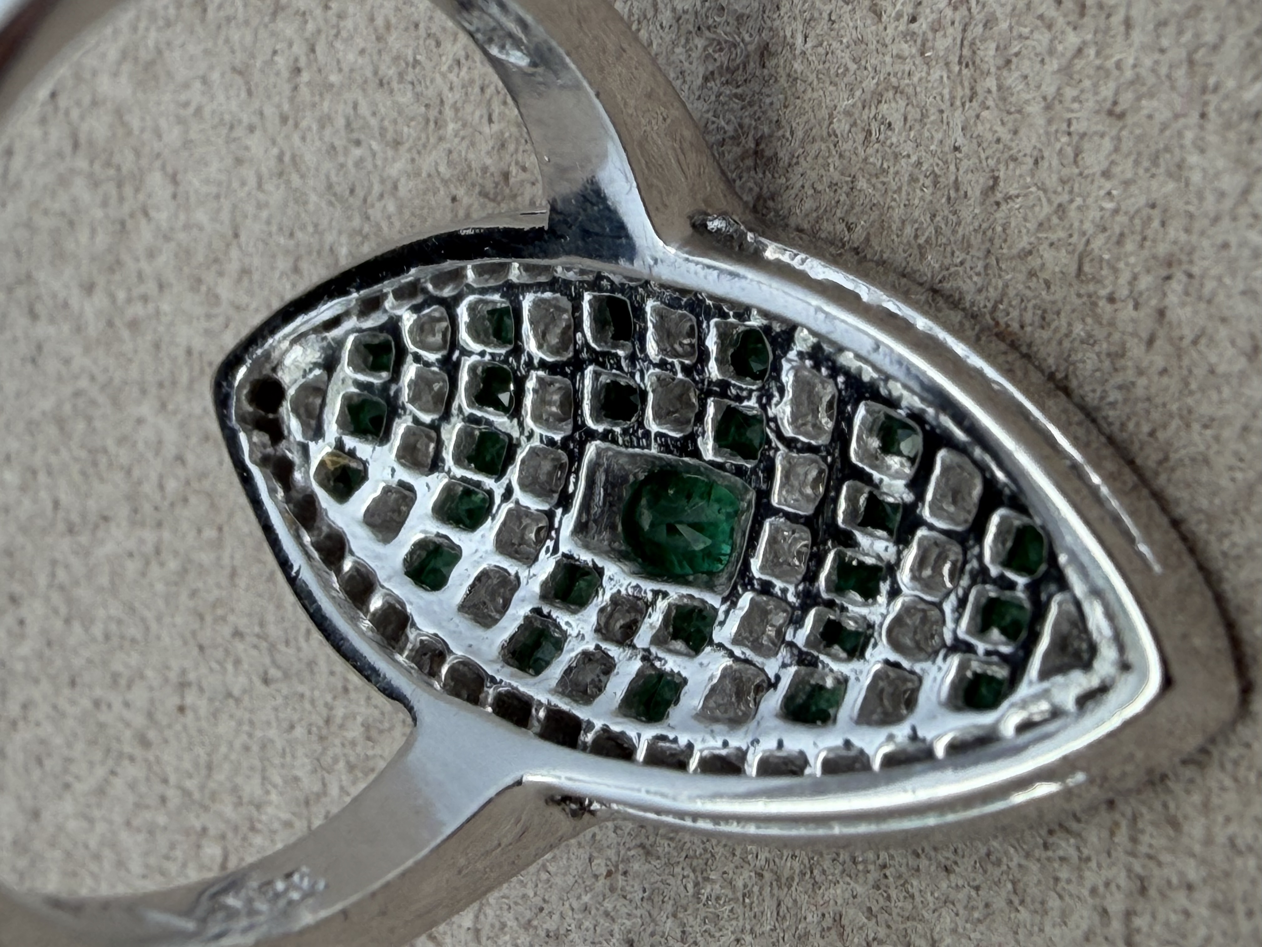 18k White Gold Emerald and Diamond Ring