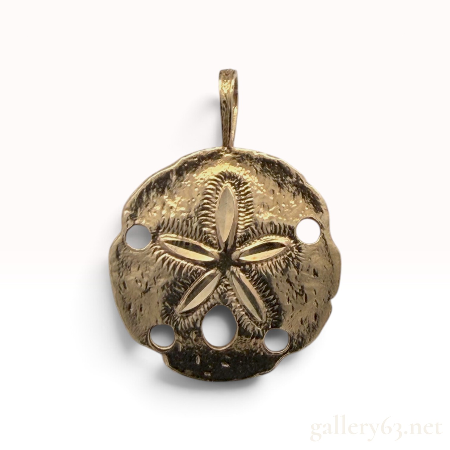 14k Sand Dollar Pendant
