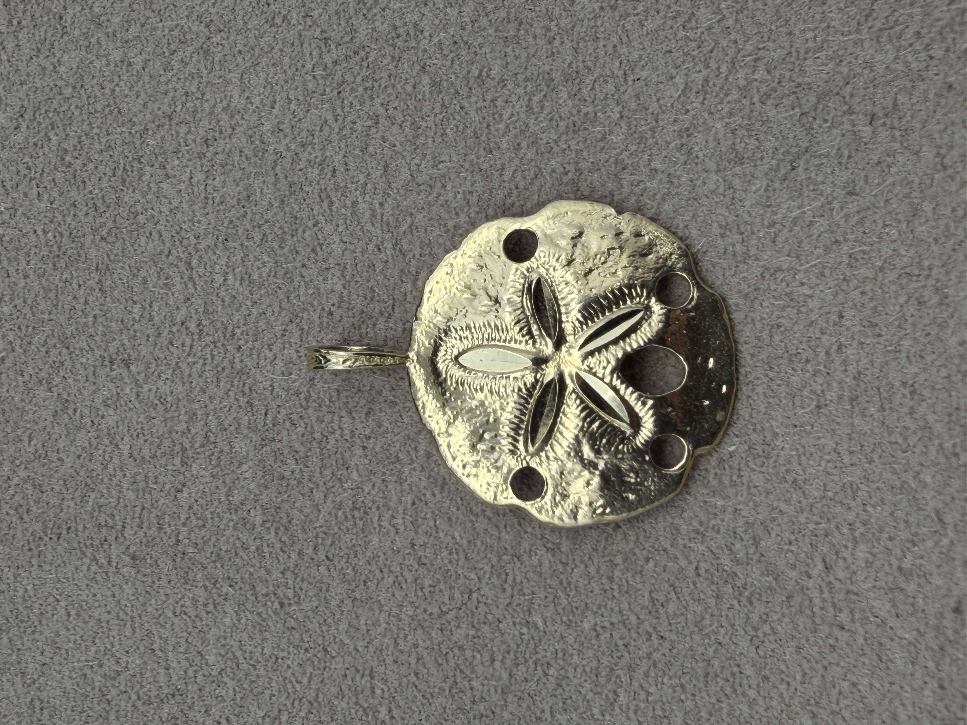 14k Sand Dollar Pendant