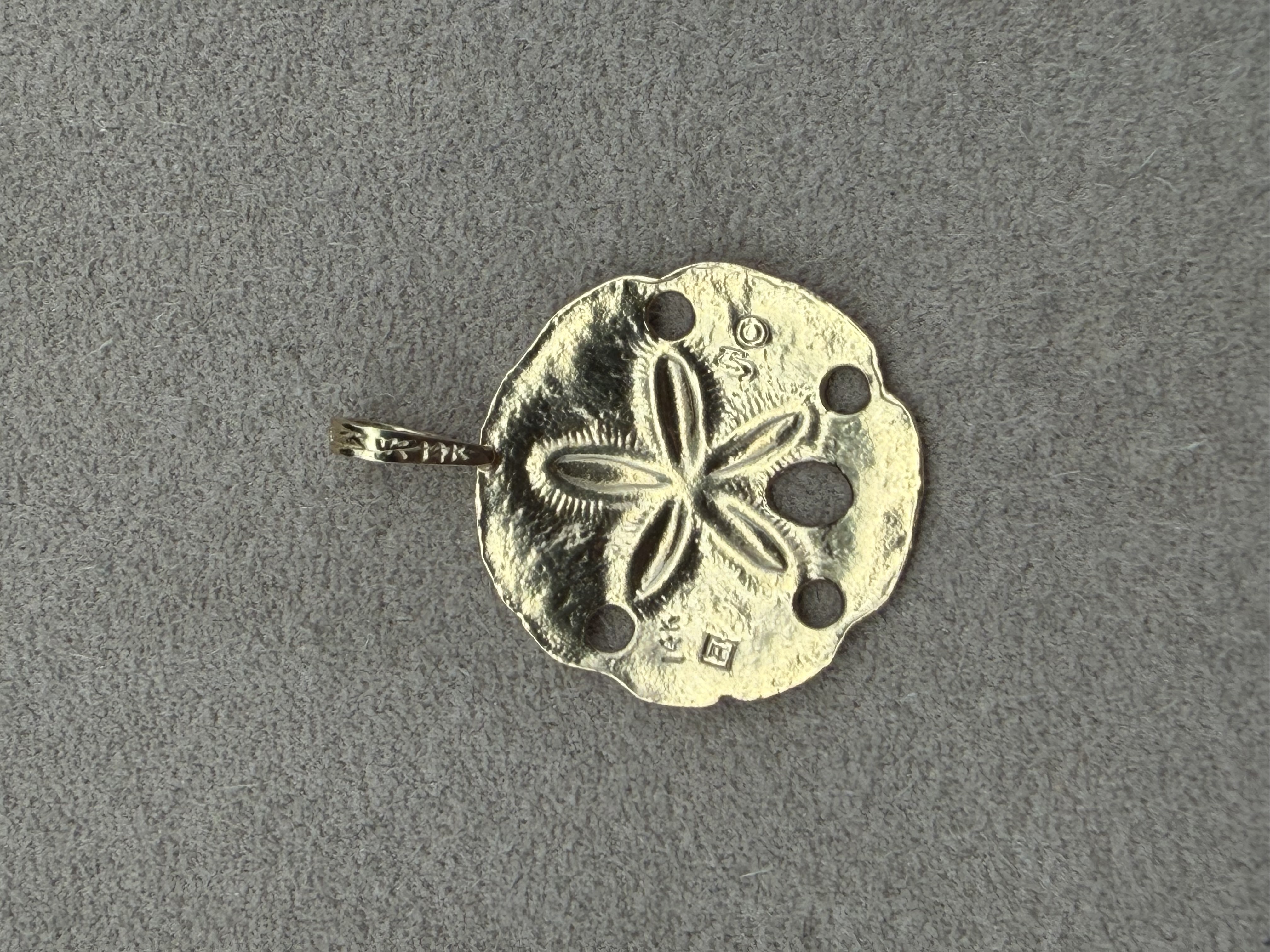 14k Sand Dollar Pendant