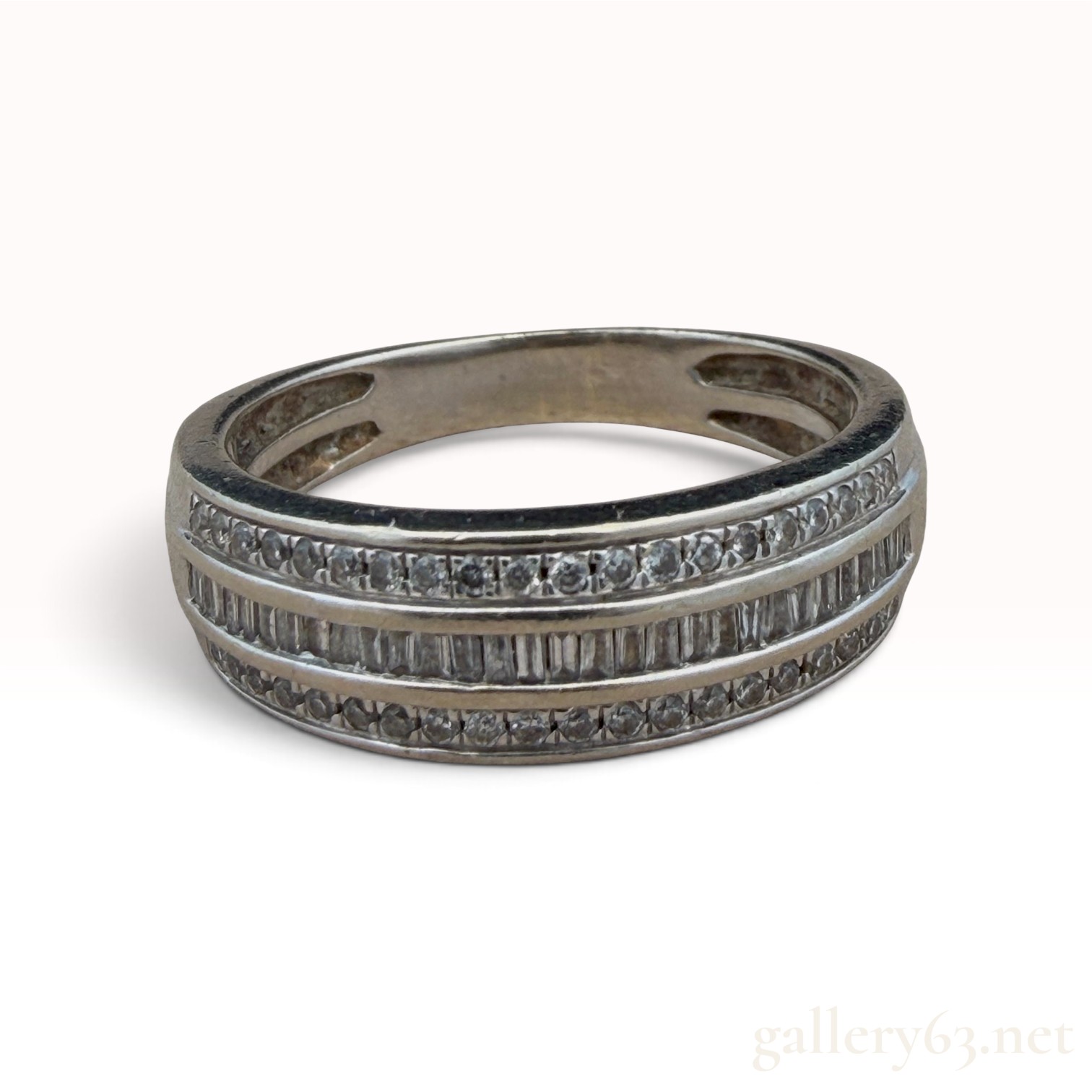 10k White Gold Diamond Ring